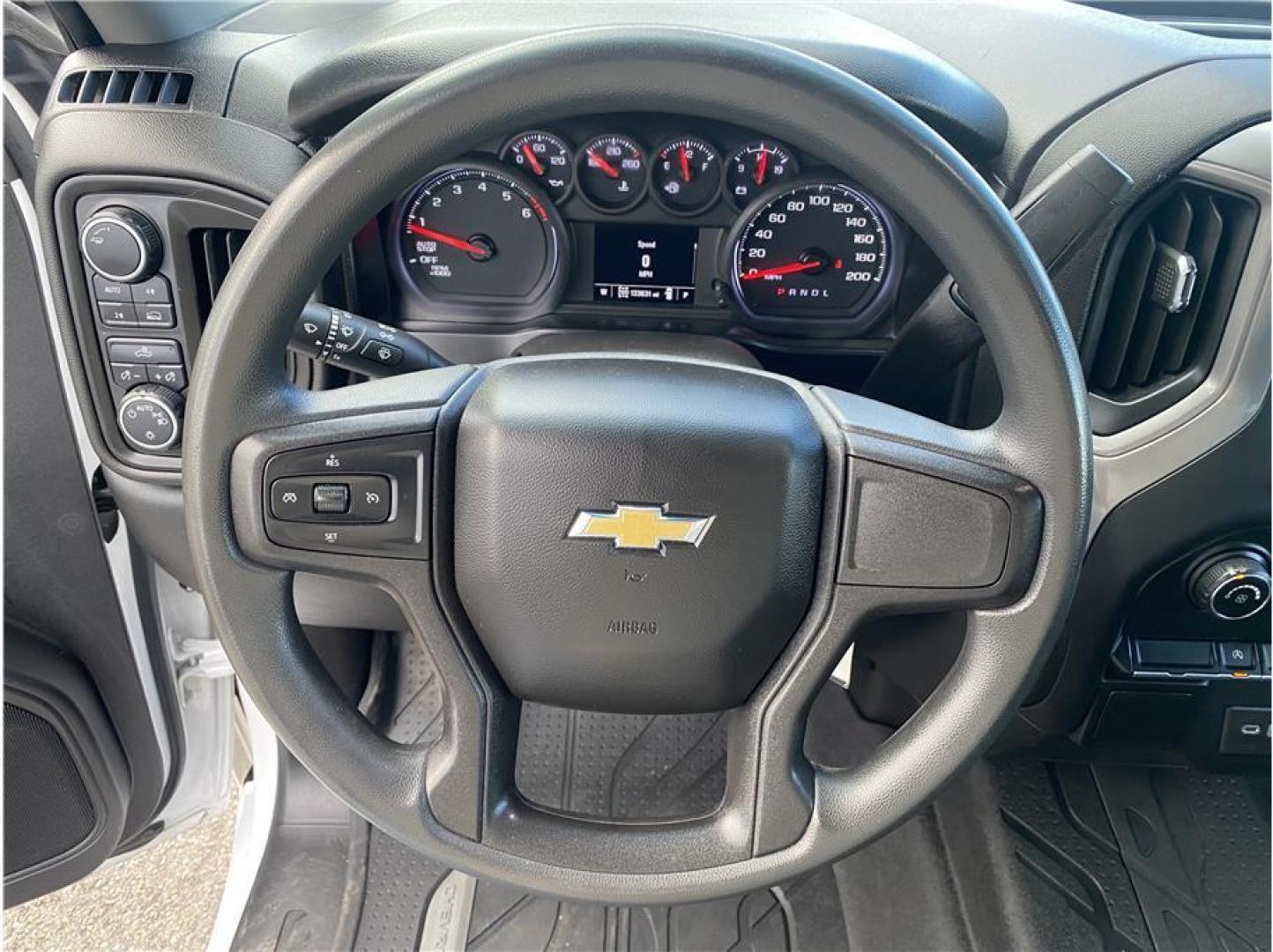 2021 White /No Color Chevrolet Silverado 1500 Crew Cab (1GCPYBEKXMZ) with an 4-Cyl, Turbo, 2.7 Liter engine, Automatic, 6-Spd HD w/Overdrive transmission, located at 607 W Columbia Drive, Kennewick, WA, 99336, (509) 987-1069, 46.216743, -119.126404 - Photo#13