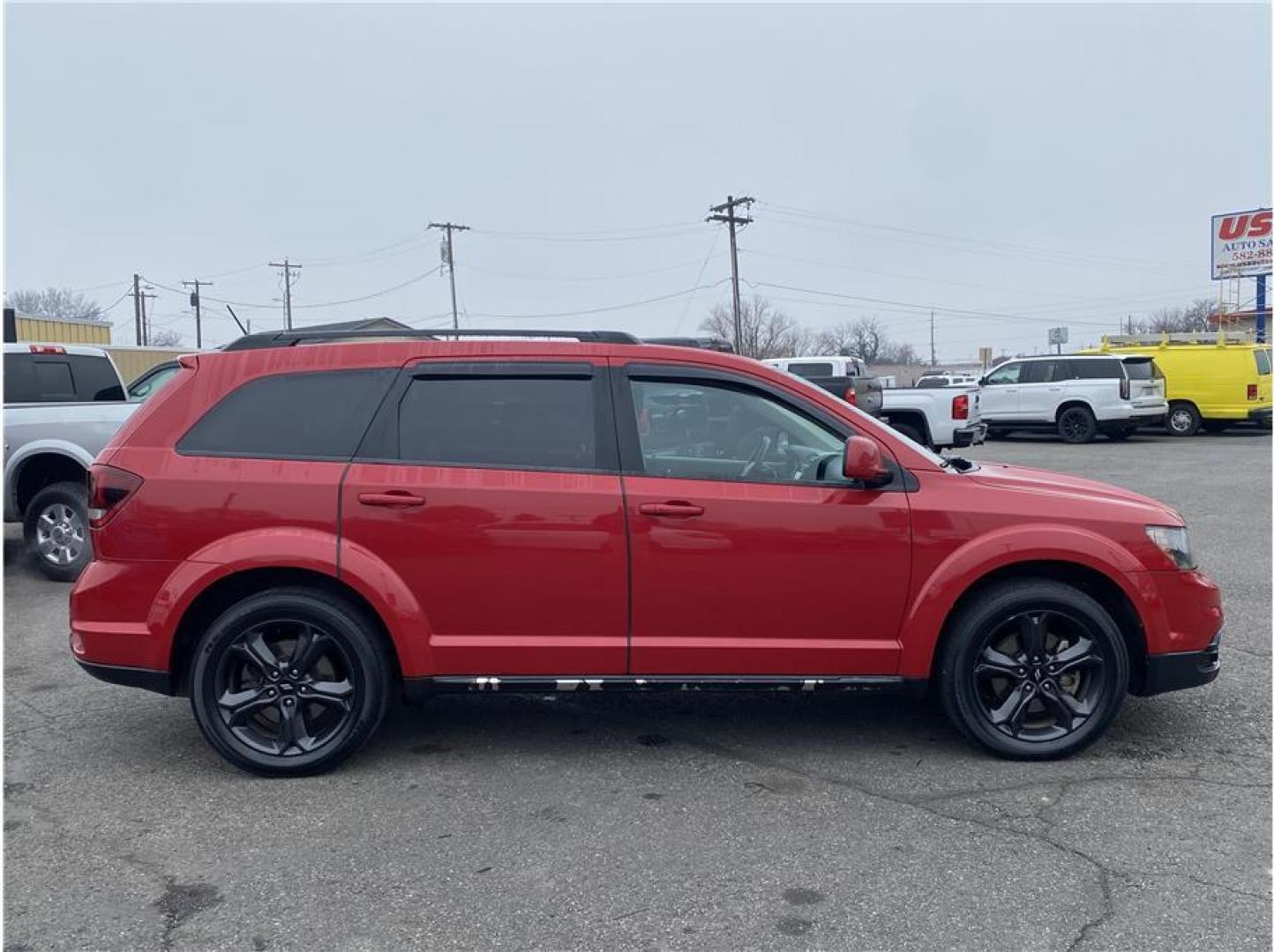 2018 Red /No Color Dodge Journey (3C4PDCGG8JT) with an V6, 3.6 Liter engine, Automatic, 6-Spd w/AutoStick transmission, located at 607 W Columbia Drive, Kennewick, WA, 99336, (509) 987-1069, 46.216743, -119.126404 - Photo#3