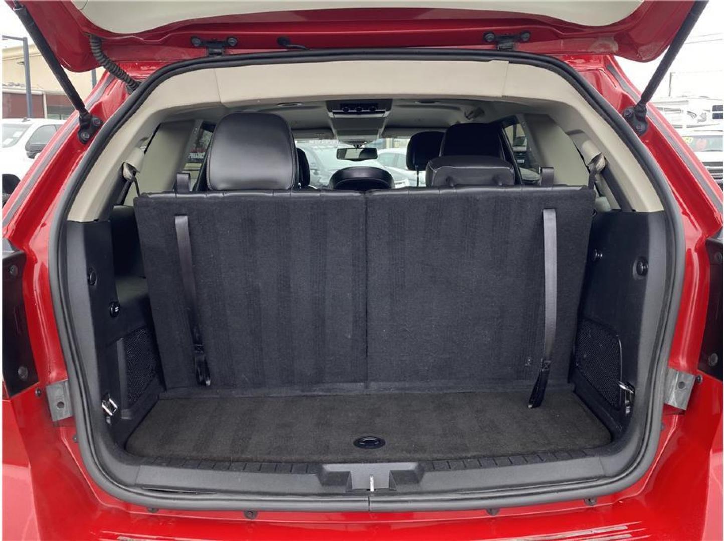 2018 Red /No Color Dodge Journey (3C4PDCGG8JT) with an V6, 3.6 Liter engine, Automatic, 6-Spd w/AutoStick transmission, located at 607 W Columbia Drive, Kennewick, WA, 99336, (509) 987-1069, 46.216743, -119.126404 - Photo#6