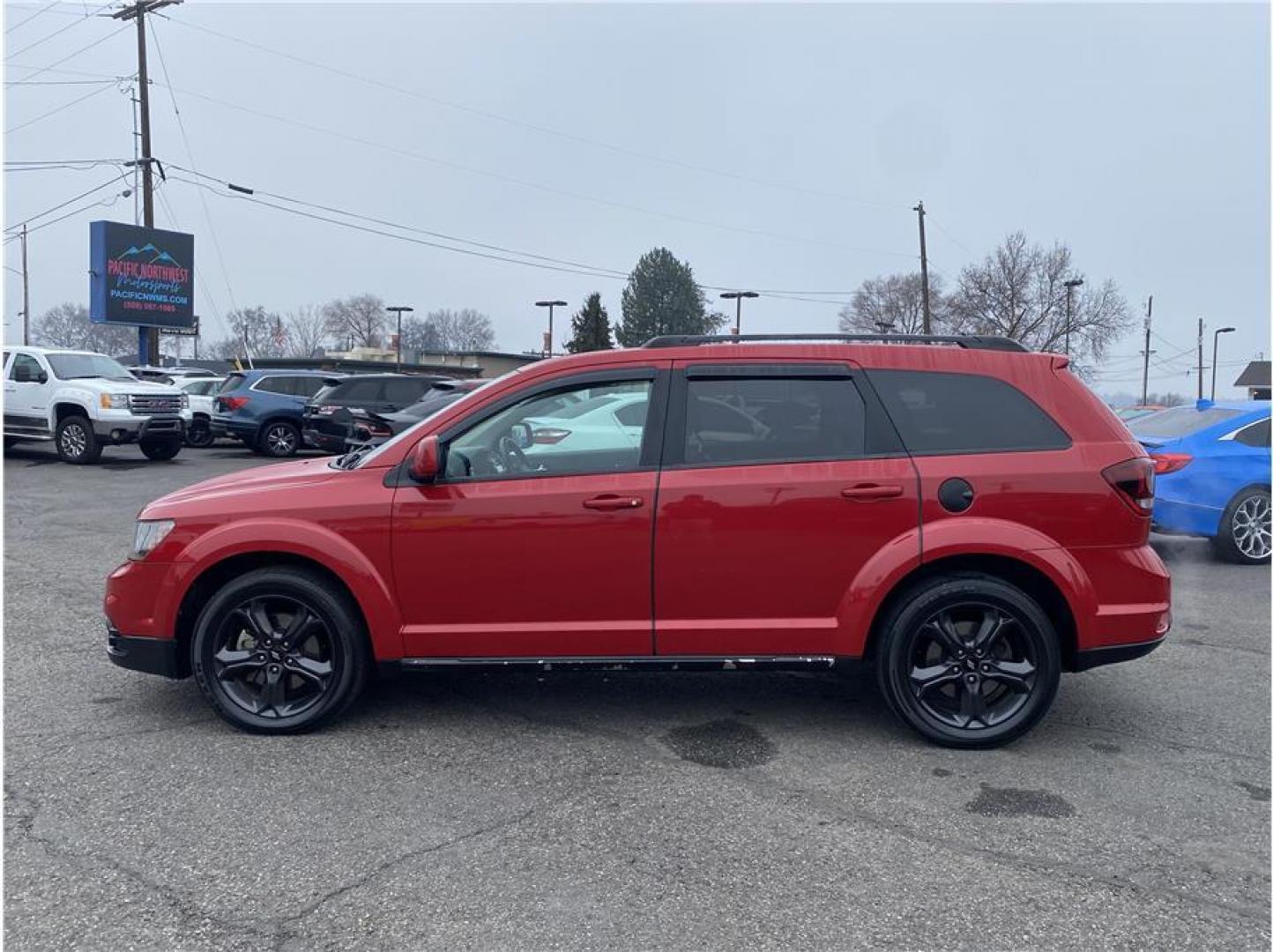 2018 Red /No Color Dodge Journey (3C4PDCGG8JT) with an V6, 3.6 Liter engine, Automatic, 6-Spd w/AutoStick transmission, located at 607 W Columbia Drive, Kennewick, WA, 99336, (509) 987-1069, 46.216743, -119.126404 - Photo#9