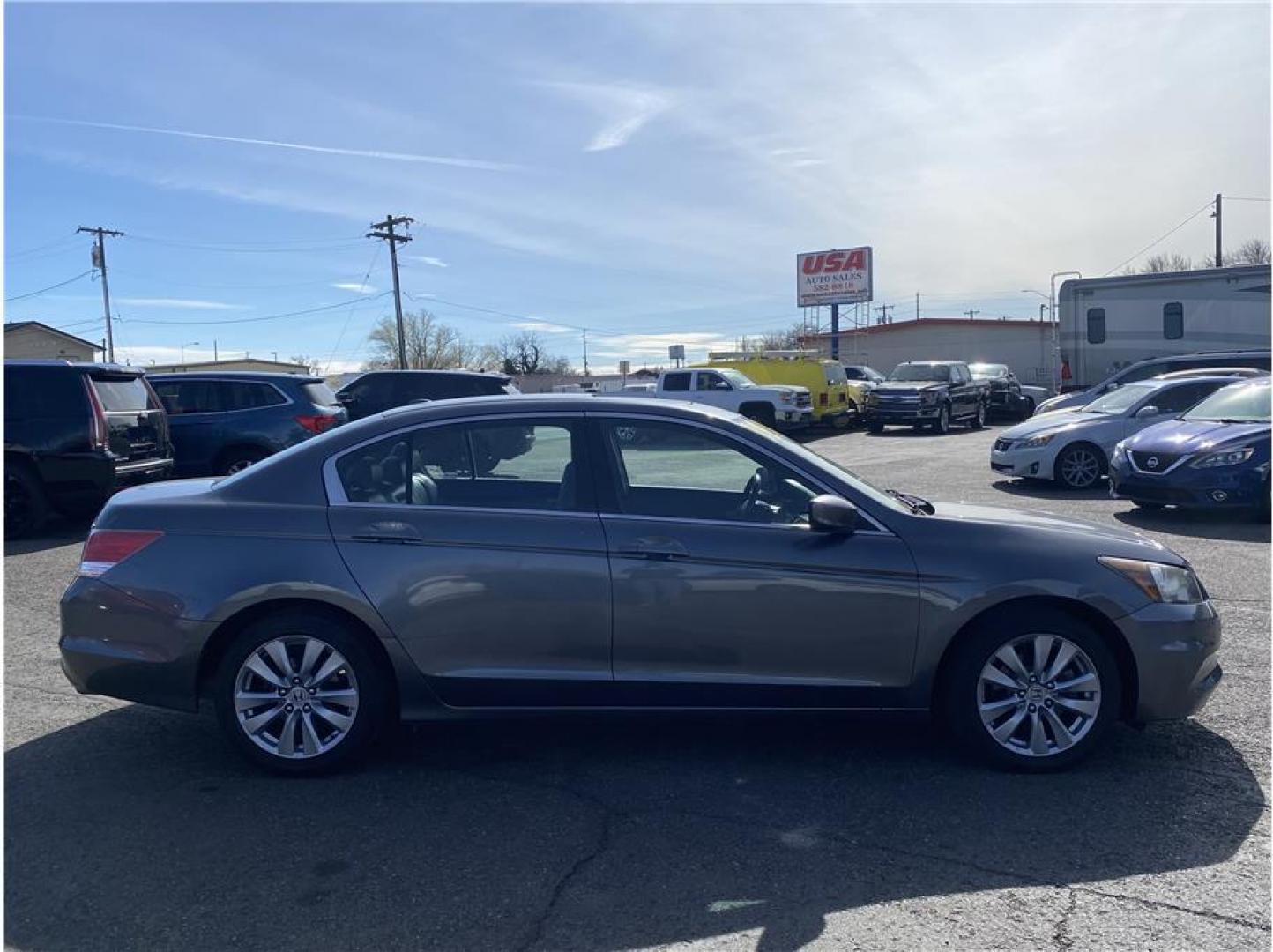 2011 Gray /No Color Honda Accord (1HGCP2F8XBA) with an 4-Cyl, VTEC, 2.4 Liter engine, Automatic, 5-Spd w/Overdrive transmission, located at 607 W Columbia Drive, Kennewick, WA, 99336, (509) 987-1069, 46.216743, -119.126404 - Photo#3