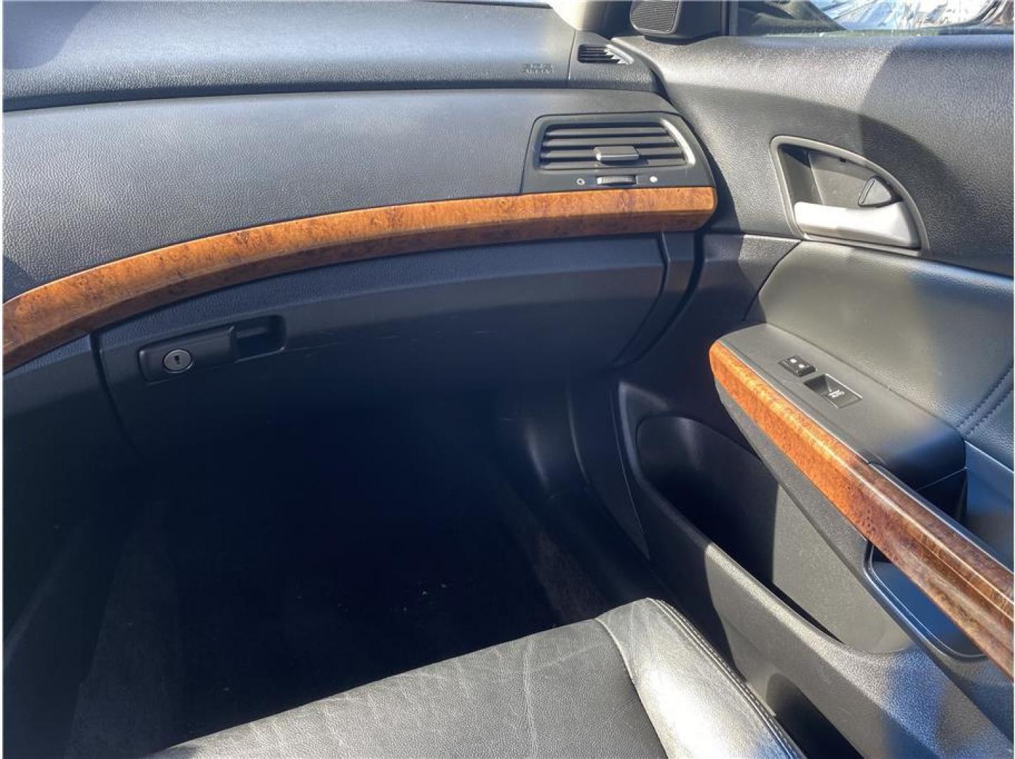 2011 Gray /No Color Honda Accord (1HGCP2F8XBA) with an 4-Cyl, VTEC, 2.4 Liter engine, Automatic, 5-Spd w/Overdrive transmission, located at 607 W Columbia Drive, Kennewick, WA, 99336, (509) 987-1069, 46.216743, -119.126404 - Photo#14