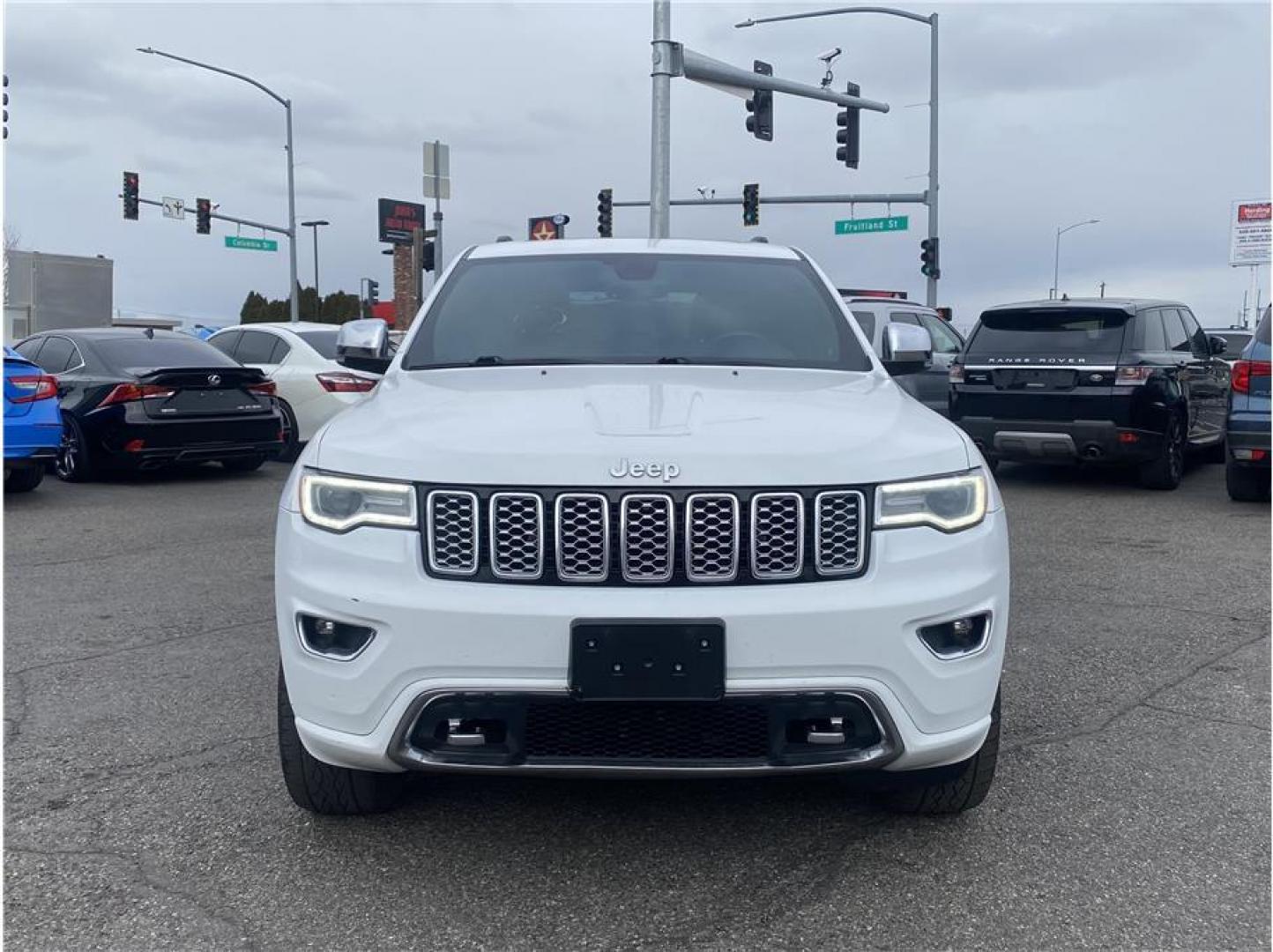 2018 White /No Color Jeep Grand Cherokee (1C4RJFCG2JC) with an V6, VVT, 3.6 Liter engine, Automatic, 8-Spd transmission, located at 607 W Columbia Drive, Kennewick, WA, 99336, (509) 987-1069, 46.216743, -119.126404 - Photo#1
