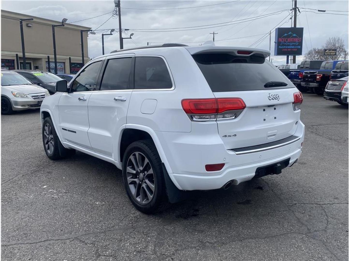 2018 White /No Color Jeep Grand Cherokee (1C4RJFCG2JC) with an V6, VVT, 3.6 Liter engine, Automatic, 8-Spd transmission, located at 607 W Columbia Drive, Kennewick, WA, 99336, (509) 987-1069, 46.216743, -119.126404 - Photo#7