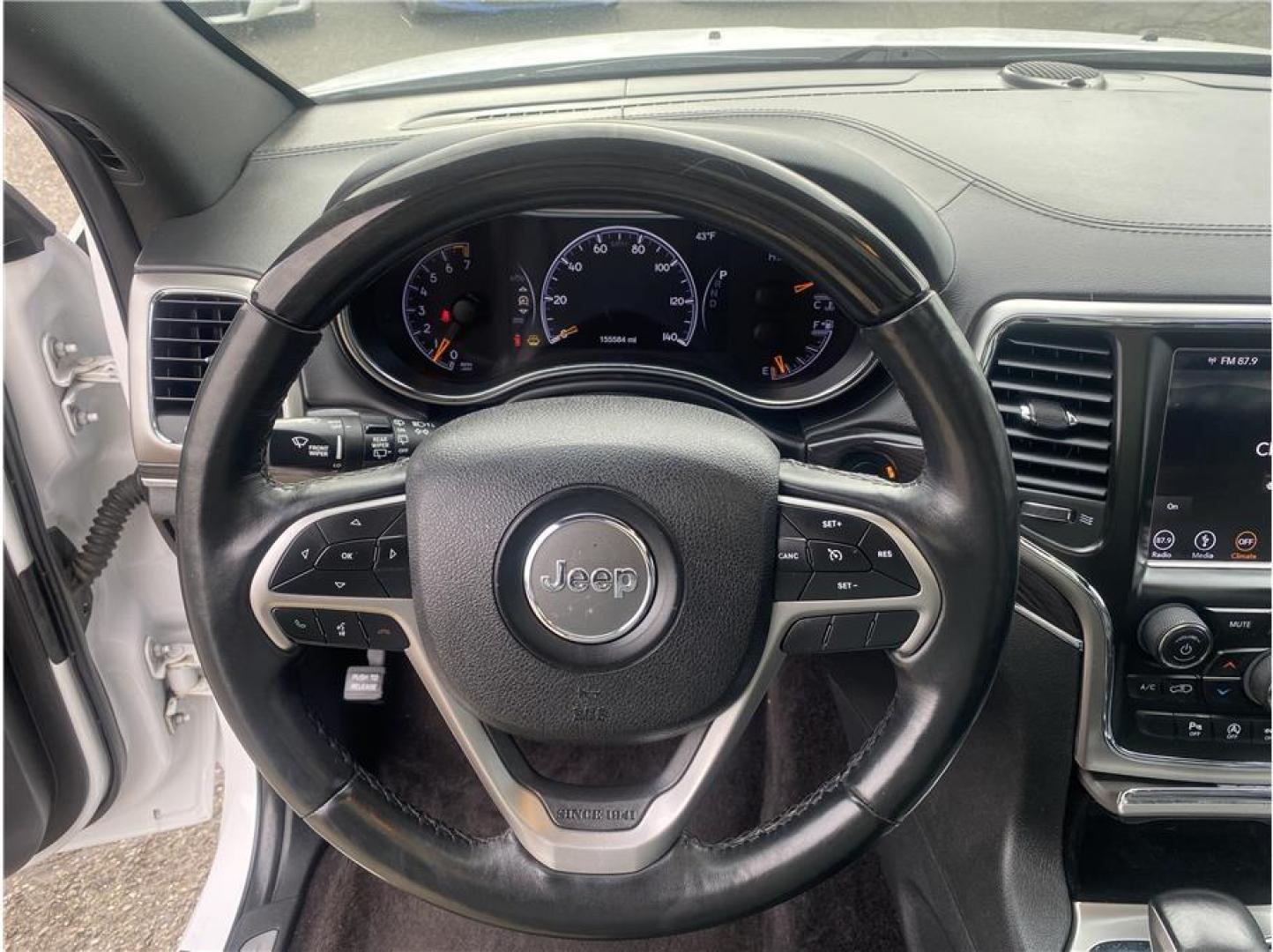 2018 White /No Color Jeep Grand Cherokee (1C4RJFCG2JC) with an V6, VVT, 3.6 Liter engine, Automatic, 8-Spd transmission, located at 607 W Columbia Drive, Kennewick, WA, 99336, (509) 987-1069, 46.216743, -119.126404 - Photo#12
