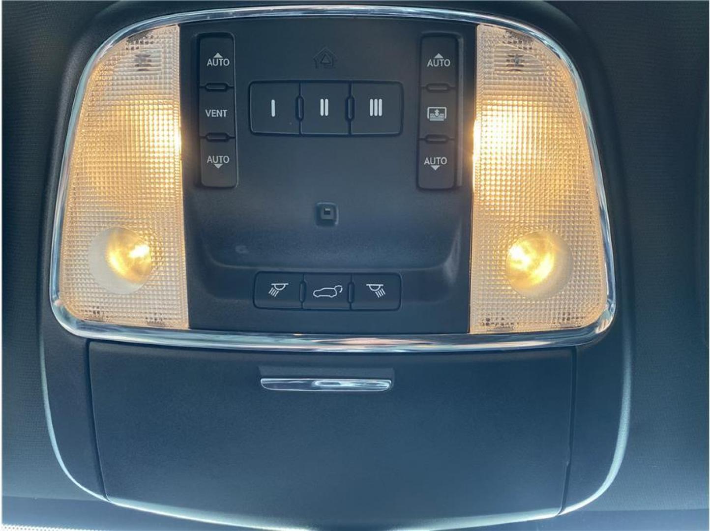 2018 White /No Color Jeep Grand Cherokee (1C4RJFCG2JC) with an V6, VVT, 3.6 Liter engine, Automatic, 8-Spd transmission, located at 607 W Columbia Drive, Kennewick, WA, 99336, (509) 987-1069, 46.216743, -119.126404 - Photo#14