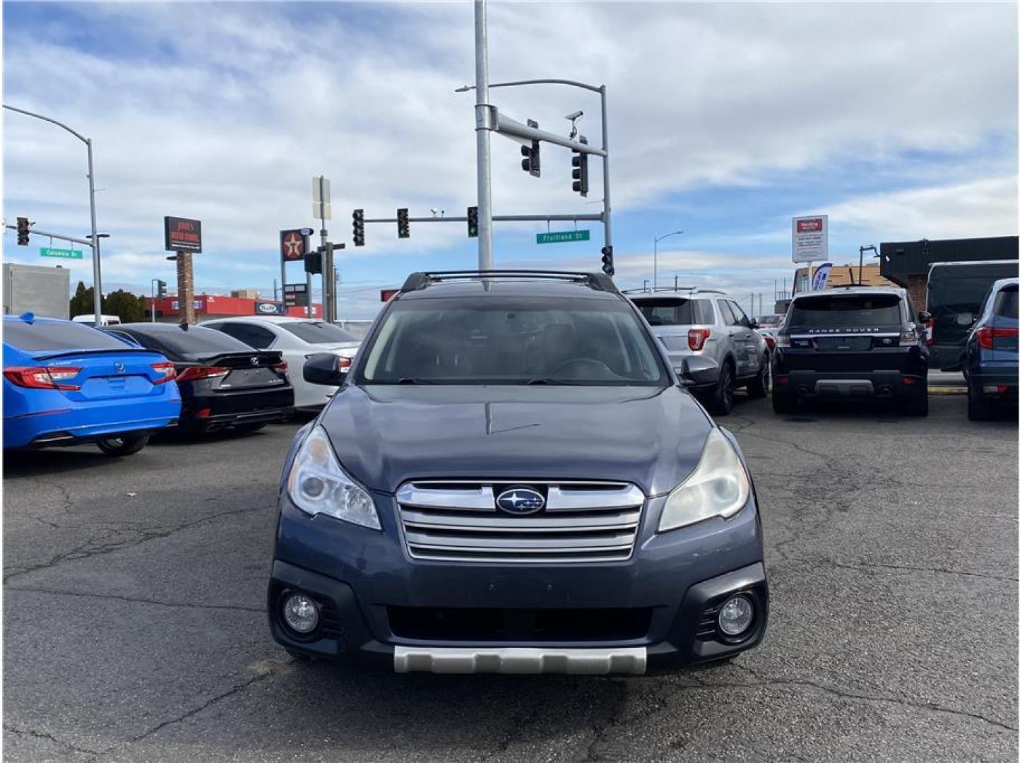 2014 Gray /No Color Subaru Outback (4S4BRBLC0E3) with an 4-Cyl, PZEV, 2.5 Liter engine, Automatic, CVT w/Manual Mode transmission, located at 607 W Columbia Drive, Kennewick, WA, 99336, (509) 987-1069, 46.216743, -119.126404 - Photo#1