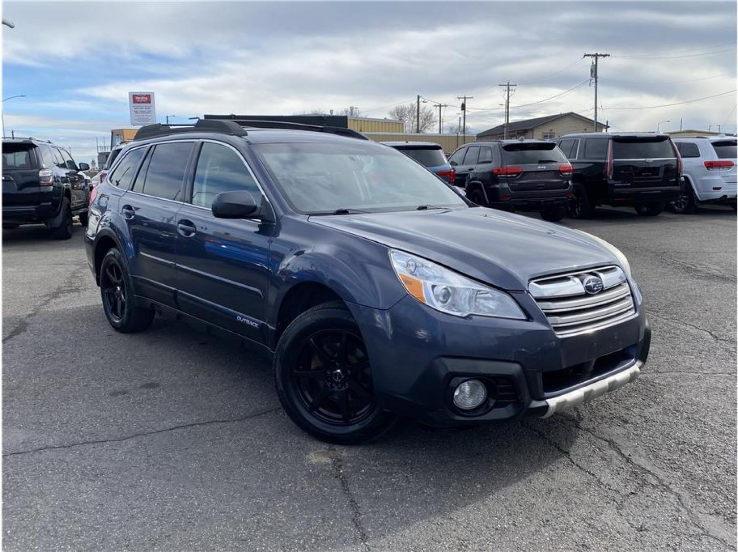 2014 Gray /No Color Subaru Outback (4S4BRBLC0E3) with an 4-Cyl, PZEV, 2.5 Liter engine, Automatic, CVT w/Manual Mode transmission, located at 607 W Columbia Drive, Kennewick, WA, 99336, (509) 987-1069, 46.216743, -119.126404 - Photo#2