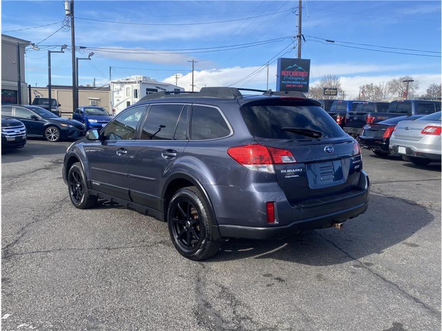 2014 Gray /No Color Subaru Outback (4S4BRBLC0E3) with an 4-Cyl, PZEV, 2.5 Liter engine, Automatic, CVT w/Manual Mode transmission, located at 607 W Columbia Drive, Kennewick, WA, 99336, (509) 987-1069, 46.216743, -119.126404 - Photo#8