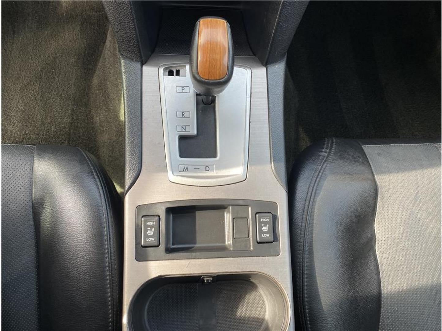 2014 Gray /No Color Subaru Outback (4S4BRBLC0E3) with an 4-Cyl, PZEV, 2.5 Liter engine, Automatic, CVT w/Manual Mode transmission, located at 607 W Columbia Drive, Kennewick, WA, 99336, (509) 987-1069, 46.216743, -119.126404 - Photo#16