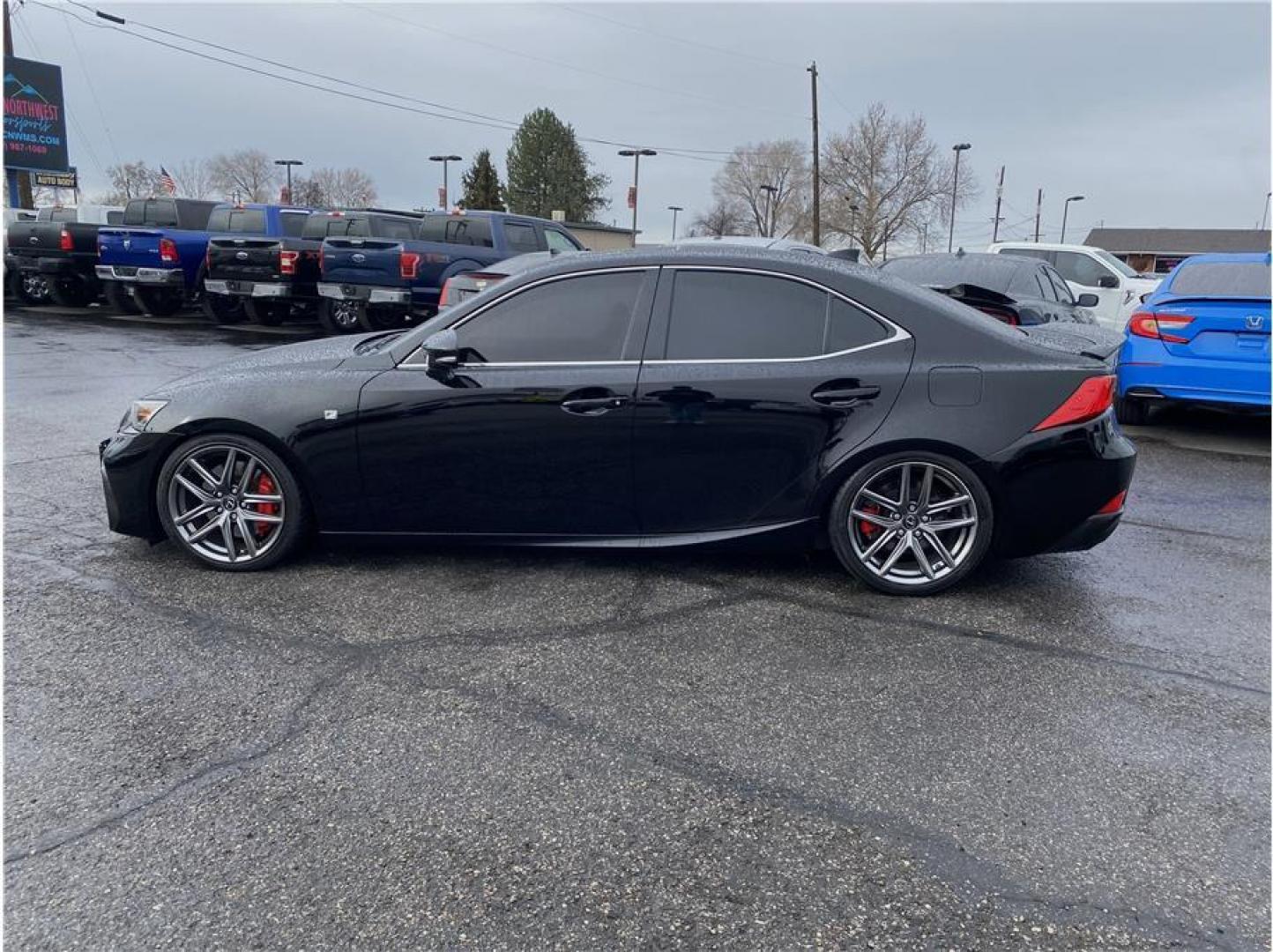 2017 Black /No Color Lexus IS 300 F Sport (JTHCM1D26H5) with an V6, 3.5 Liter engine, Automatic, 6-Spd transmission, located at 607 W Columbia Drive, Kennewick, WA, 99336, (509) 987-1069, 46.216743, -119.126404 - This 2017 Lexus IS 300 F Sport AWD is a compact luxury sport sedan produced by Lexus. This all-wheel-drive version offers added traction and stability in varying road and weather conditions. The IS 300 AWD is powered by a 3.5L V6 engine producing 260 horsepower, paired with a 6-speed automatic tr - Photo#7