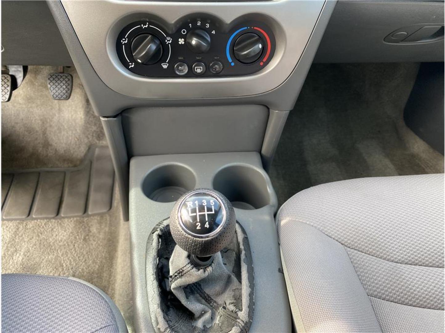 2004 Blue /No Color Saturn Ion (1G8AZ52F74Z) with an 4-Cyl, 2.2 Liter engine, Manual, 5-Spd transmission, located at 607 W Columbia Drive, Kennewick, WA, 99336, (509) 987-1069, 46.216743, -119.126404 - Photo#13