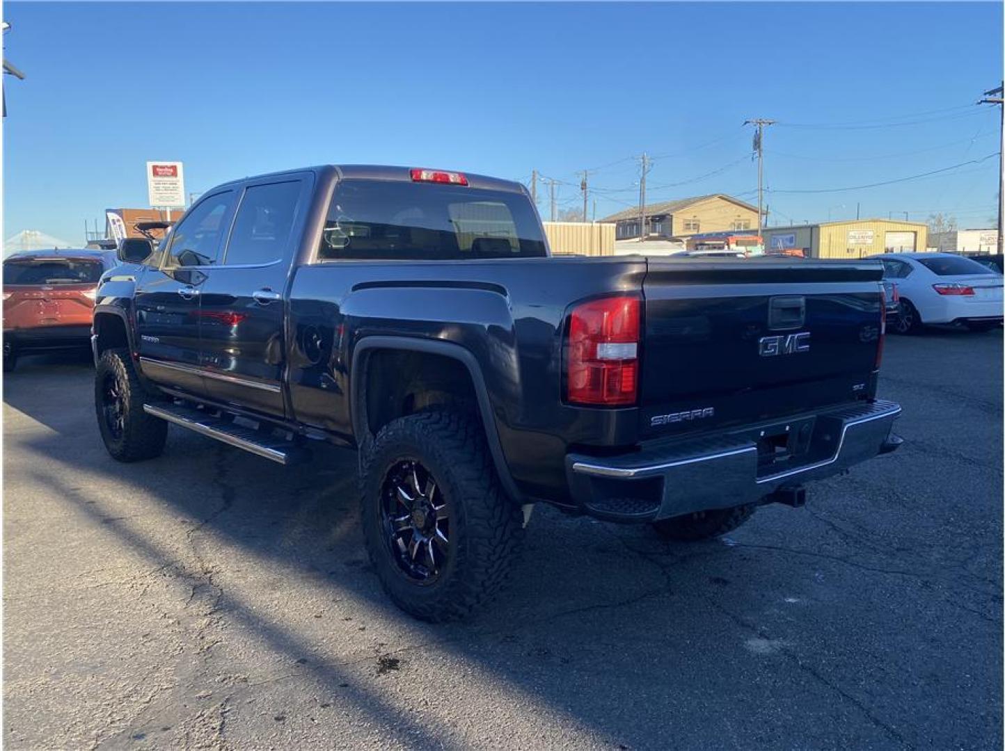 2015 Gray /No Color GMC Sierra 1500 Crew Cab (3GTU2VEC4FG) with an V8, EcoTec3, 5.3 Liter engine, Auto, 6-Spd HD Overdrive transmission, located at 607 W Columbia Drive, Kennewick, WA, 99336, (509) 987-1069, 46.216743, -119.126404 - Photo#6