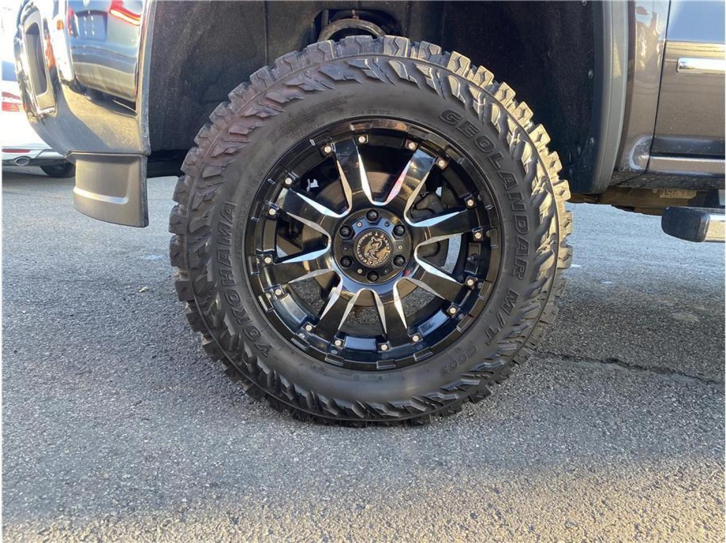 2015 Gray /No Color GMC Sierra 1500 Crew Cab (3GTU2VEC4FG) with an V8, EcoTec3, 5.3 Liter engine, Auto, 6-Spd HD Overdrive transmission, located at 607 W Columbia Drive, Kennewick, WA, 99336, (509) 987-1069, 46.216743, -119.126404 - Photo#8
