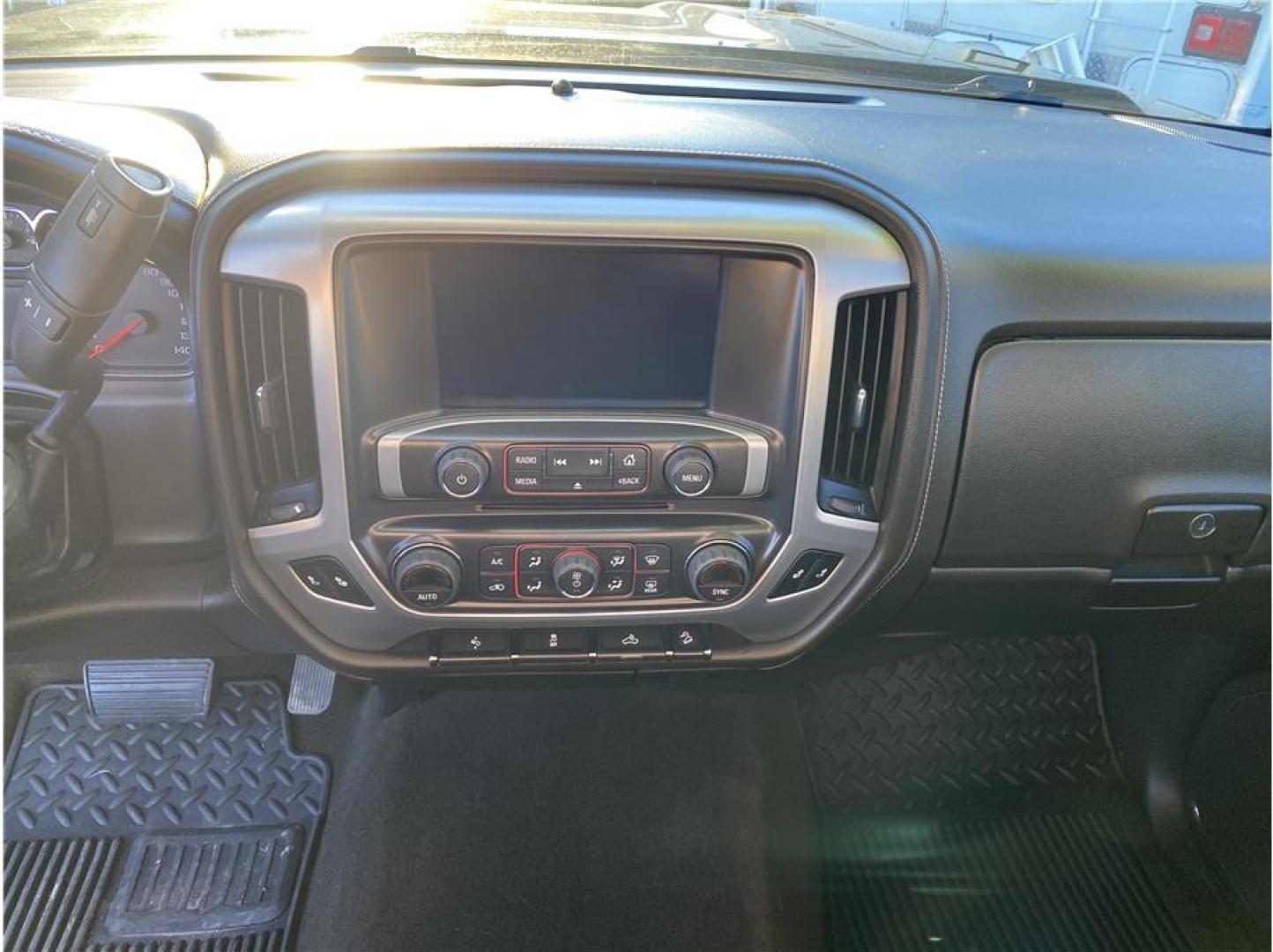 2015 Gray /No Color GMC Sierra 1500 Crew Cab (3GTU2VEC4FG) with an V8, EcoTec3, 5.3 Liter engine, Auto, 6-Spd HD Overdrive transmission, located at 607 W Columbia Drive, Kennewick, WA, 99336, (509) 987-1069, 46.216743, -119.126404 - Photo#12
