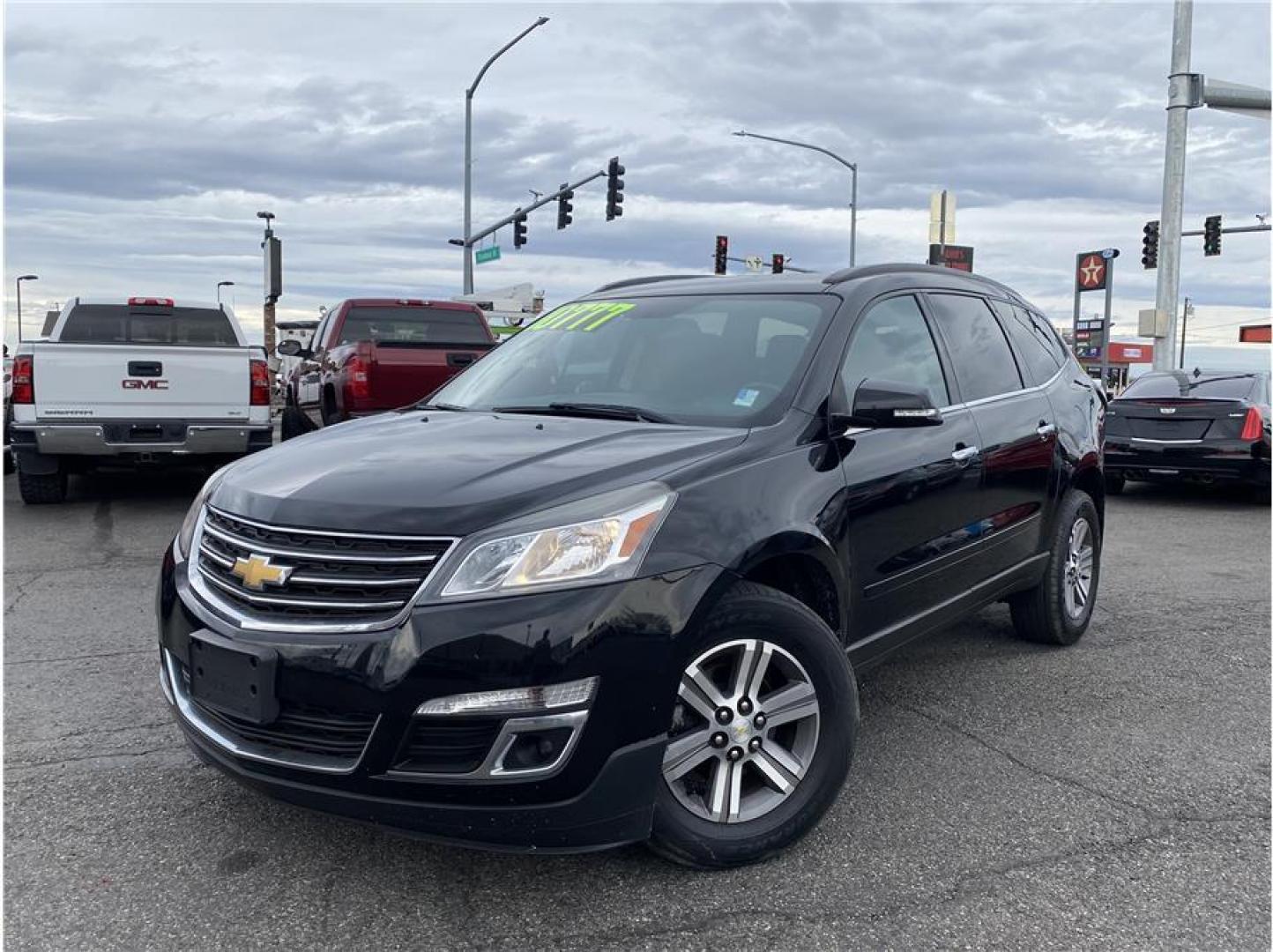 2017 Black /No Color Chevrolet Traverse (1GNKRGKD8HJ) with an V6, 3.6 Liter engine, Automatic, 6-Spd transmission, located at 607 W Columbia Drive, Kennewick, WA, 99336, (509) 987-1069, 46.216743, -119.126404 - Photo#0