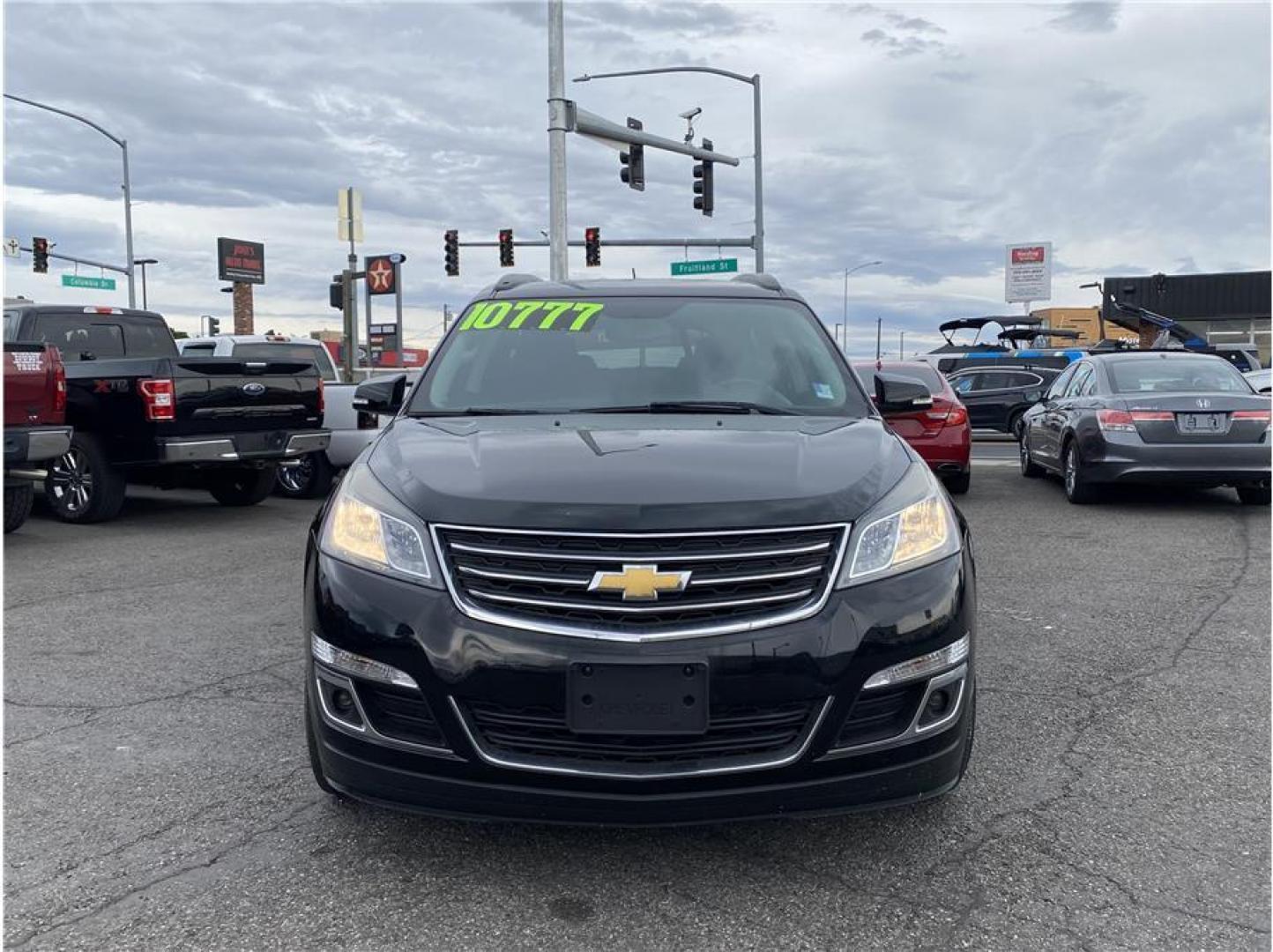 2017 Black /No Color Chevrolet Traverse (1GNKRGKD8HJ) with an V6, 3.6 Liter engine, Automatic, 6-Spd transmission, located at 607 W Columbia Drive, Kennewick, WA, 99336, (509) 987-1069, 46.216743, -119.126404 - Photo#1