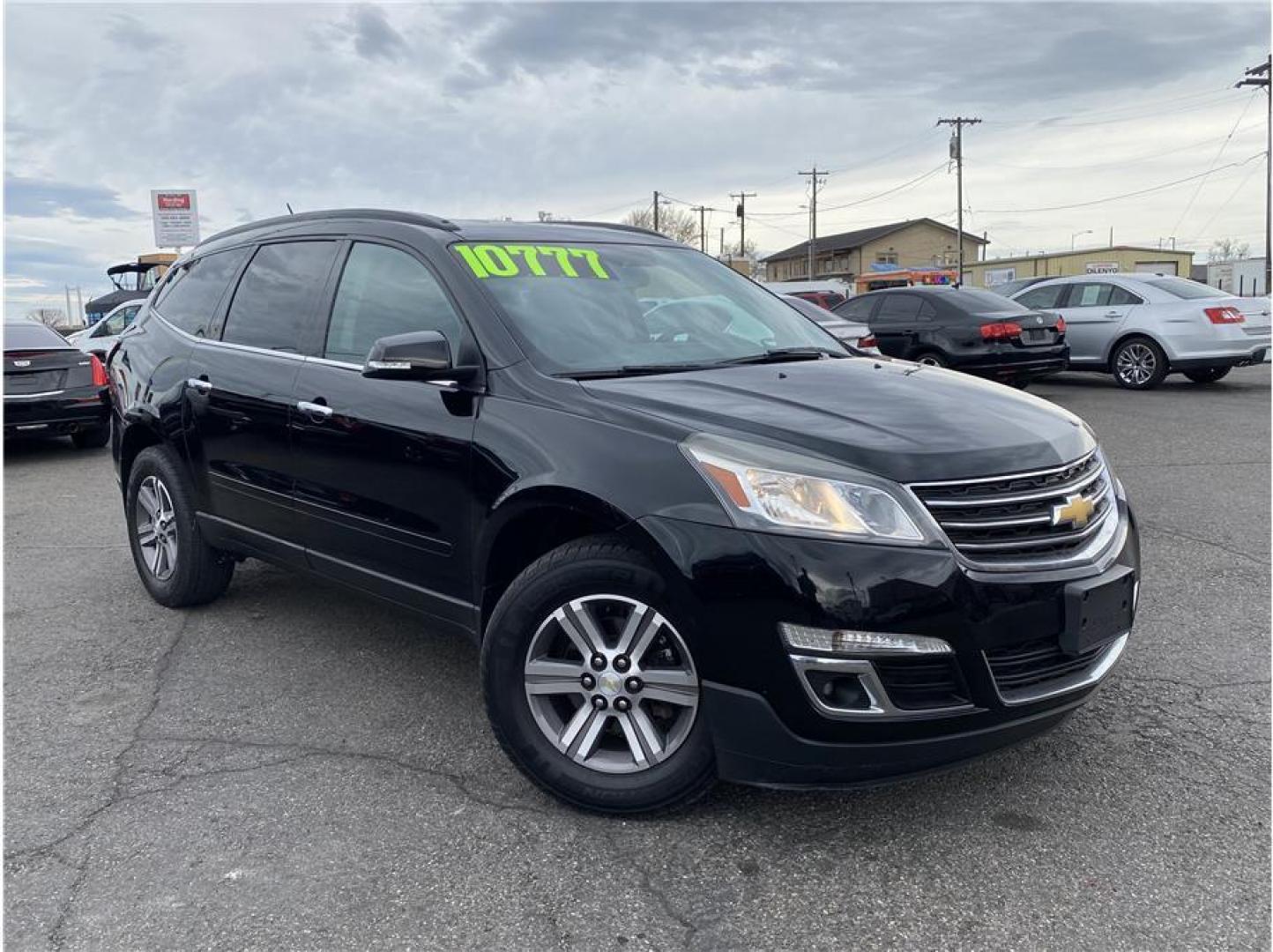 2017 Black /No Color Chevrolet Traverse (1GNKRGKD8HJ) with an V6, 3.6 Liter engine, Automatic, 6-Spd transmission, located at 607 W Columbia Drive, Kennewick, WA, 99336, (509) 987-1069, 46.216743, -119.126404 - Photo#2