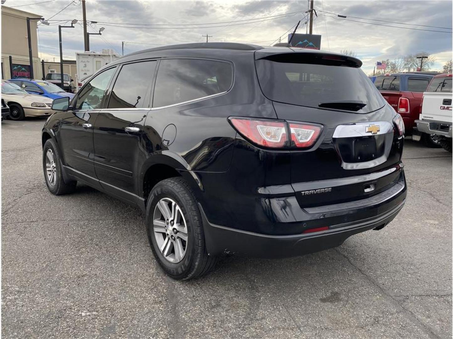 2017 Black /No Color Chevrolet Traverse (1GNKRGKD8HJ) with an V6, 3.6 Liter engine, Automatic, 6-Spd transmission, located at 607 W Columbia Drive, Kennewick, WA, 99336, (509) 987-1069, 46.216743, -119.126404 - Photo#8