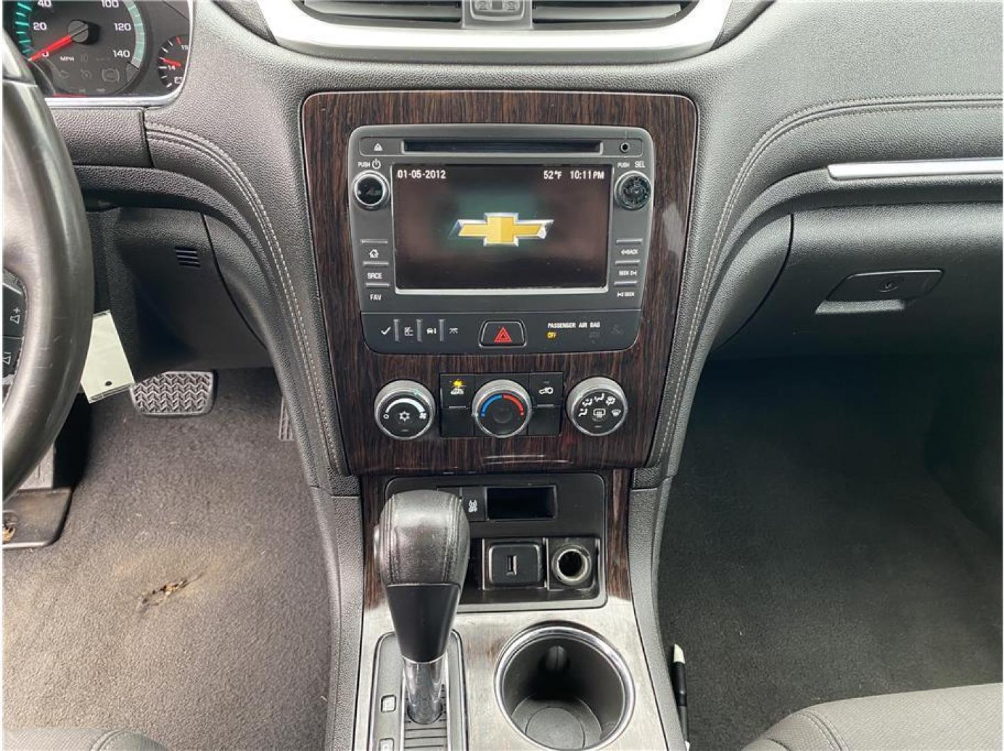 2017 Black /No Color Chevrolet Traverse (1GNKRGKD8HJ) with an V6, 3.6 Liter engine, Automatic, 6-Spd transmission, located at 607 W Columbia Drive, Kennewick, WA, 99336, (509) 987-1069, 46.216743, -119.126404 - Photo#14