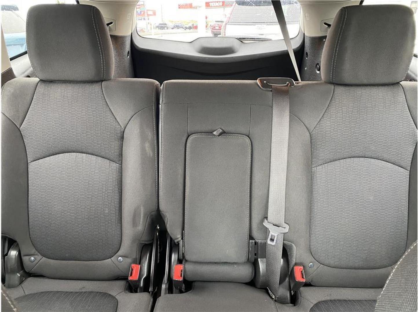 2017 Black /No Color Chevrolet Traverse (1GNKRGKD8HJ) with an V6, 3.6 Liter engine, Automatic, 6-Spd transmission, located at 607 W Columbia Drive, Kennewick, WA, 99336, (509) 987-1069, 46.216743, -119.126404 - Photo#15