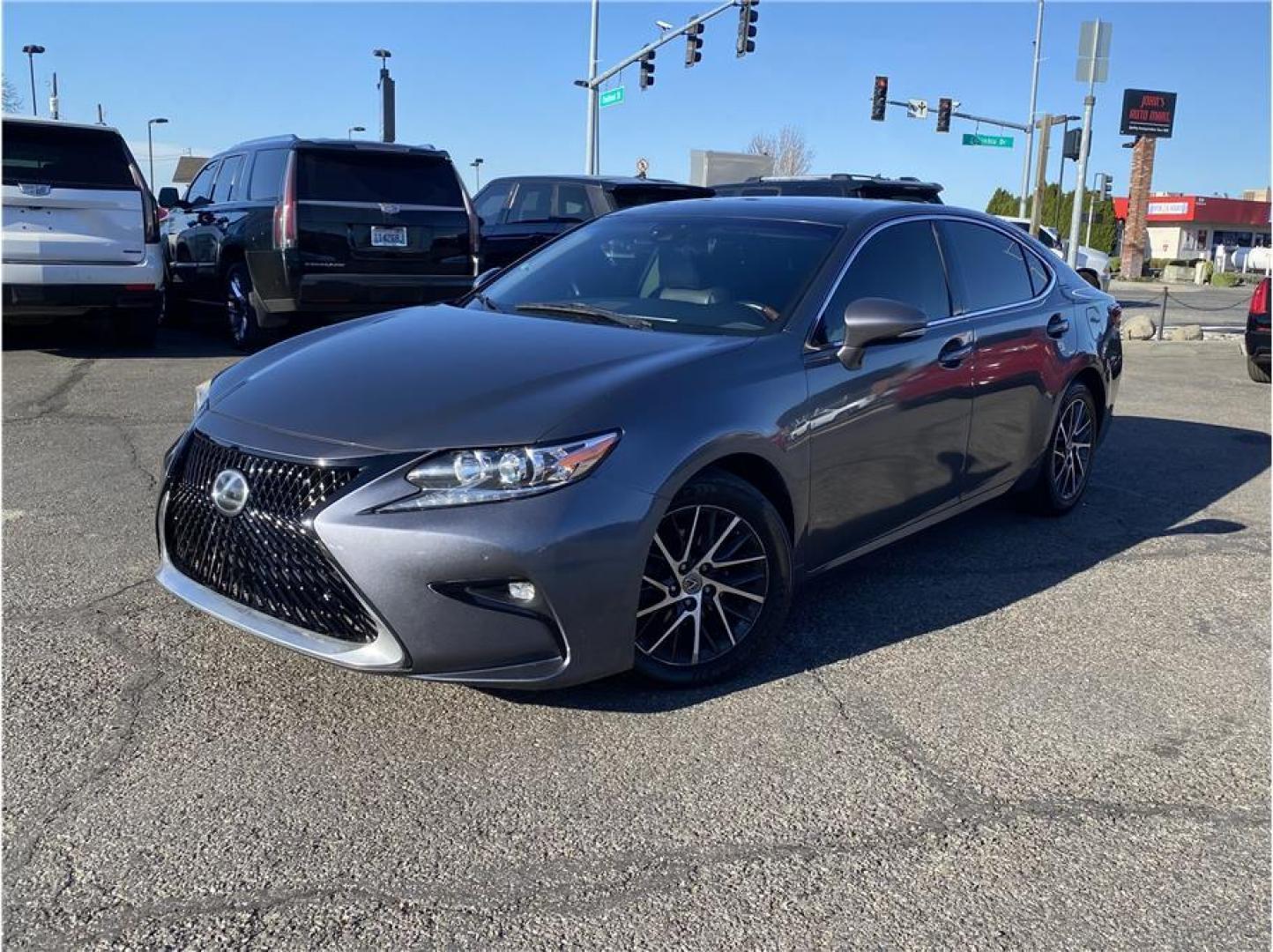 2017 Gray /No Color Lexus ES (58ABK1GG6HU) with an V6, 3.5 Liter engine, Auto, 6-Spd Seq Shft transmission, located at 607 W Columbia Drive, Kennewick, WA, 99336, (509) 987-1069, 46.216743, -119.126404 - Photo#0