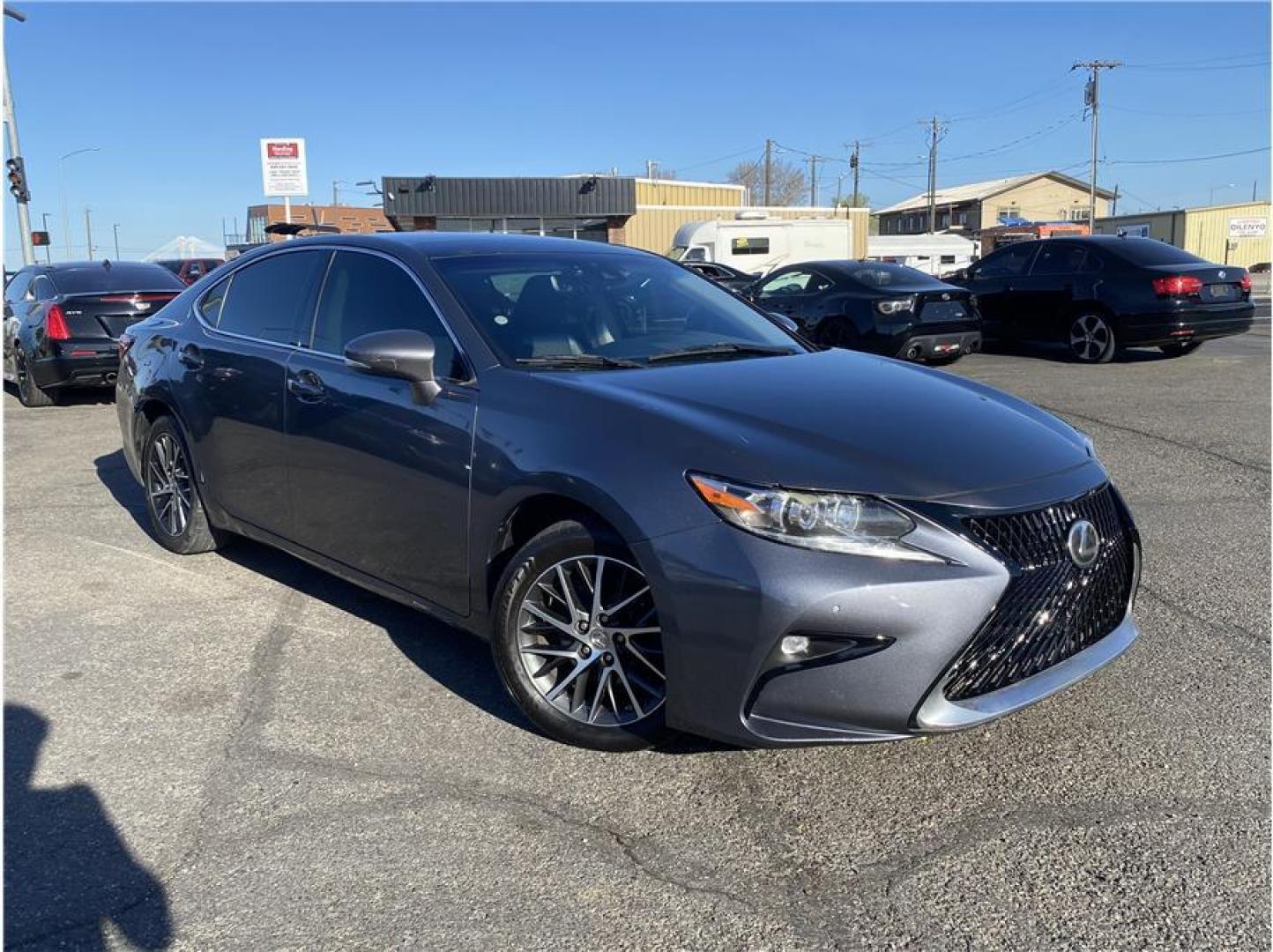 2017 Gray /No Color Lexus ES (58ABK1GG6HU) with an V6, 3.5 Liter engine, Auto, 6-Spd Seq Shft transmission, located at 607 W Columbia Drive, Kennewick, WA, 99336, (509) 987-1069, 46.216743, -119.126404 - Photo#1