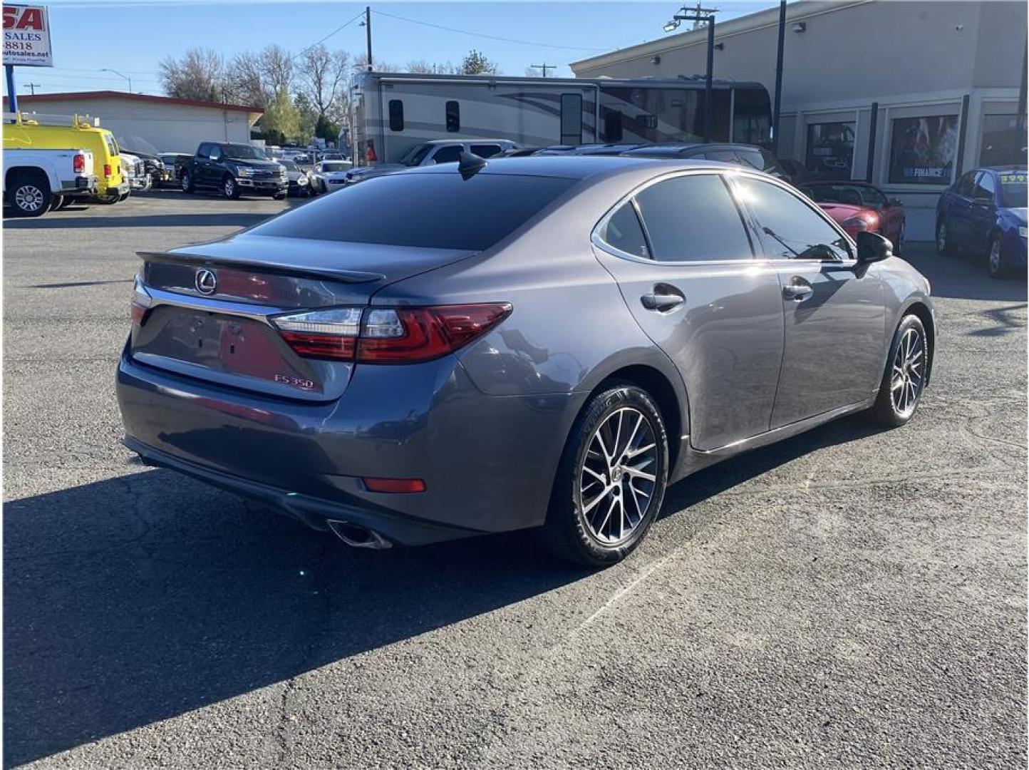 2017 Gray /No Color Lexus ES (58ABK1GG6HU) with an V6, 3.5 Liter engine, Auto, 6-Spd Seq Shft transmission, located at 607 W Columbia Drive, Kennewick, WA, 99336, (509) 987-1069, 46.216743, -119.126404 - Photo#6