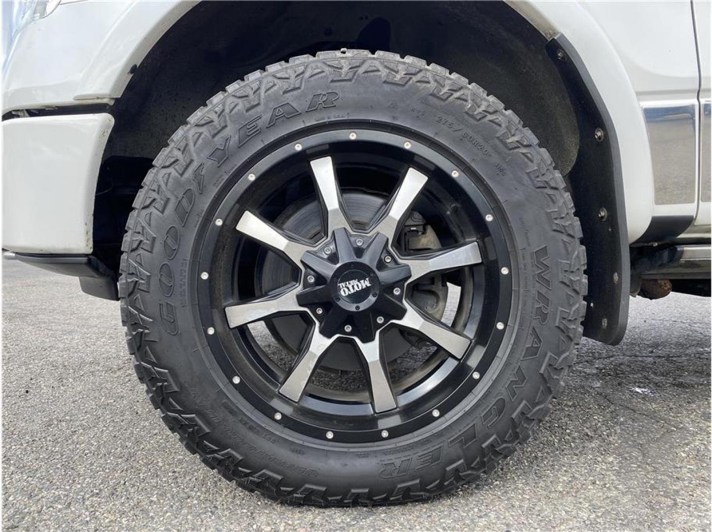 2013 White /No Color Ford F150 SuperCrew Cab (1FTFW1ET0DF) with an V6, EcoBoost, Twin Turbo, 3.5 Liter engine, Automatic, 6-Spd transmission, located at 607 W Columbia Drive, Kennewick, WA, 99336, (509) 987-1069, 46.216743, -119.126404 - Photo#9