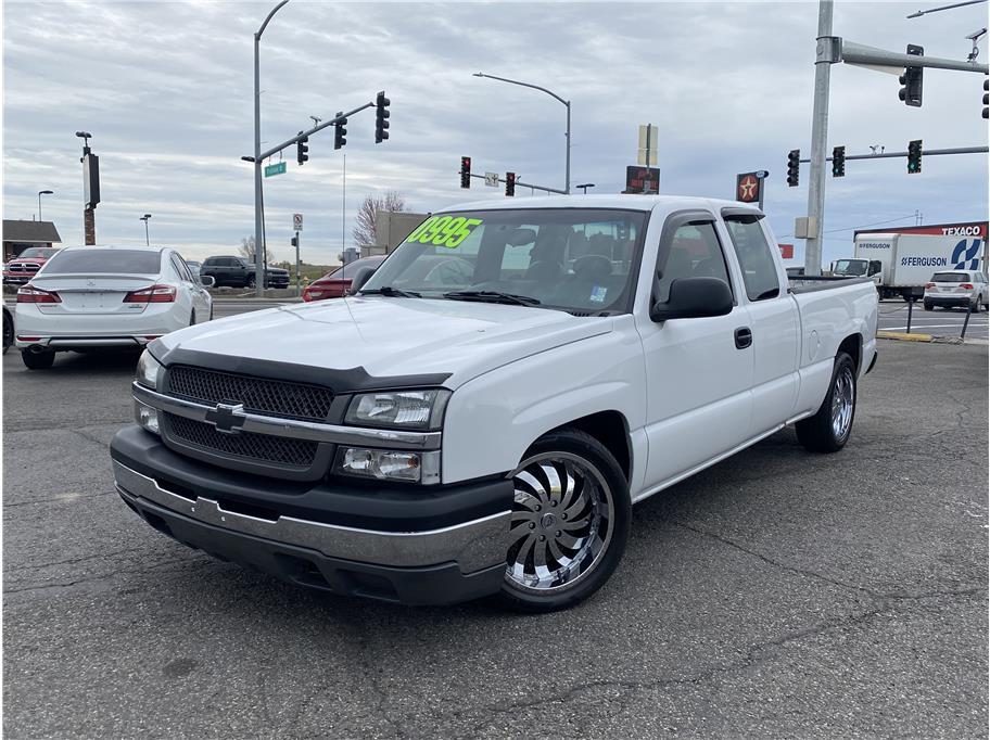 White 2004 Chevrolet Silverado 1500 Extended Cab LB RWD Pickup Truck Rear-Wheel Drive 4-Speed Automatic Overdrive