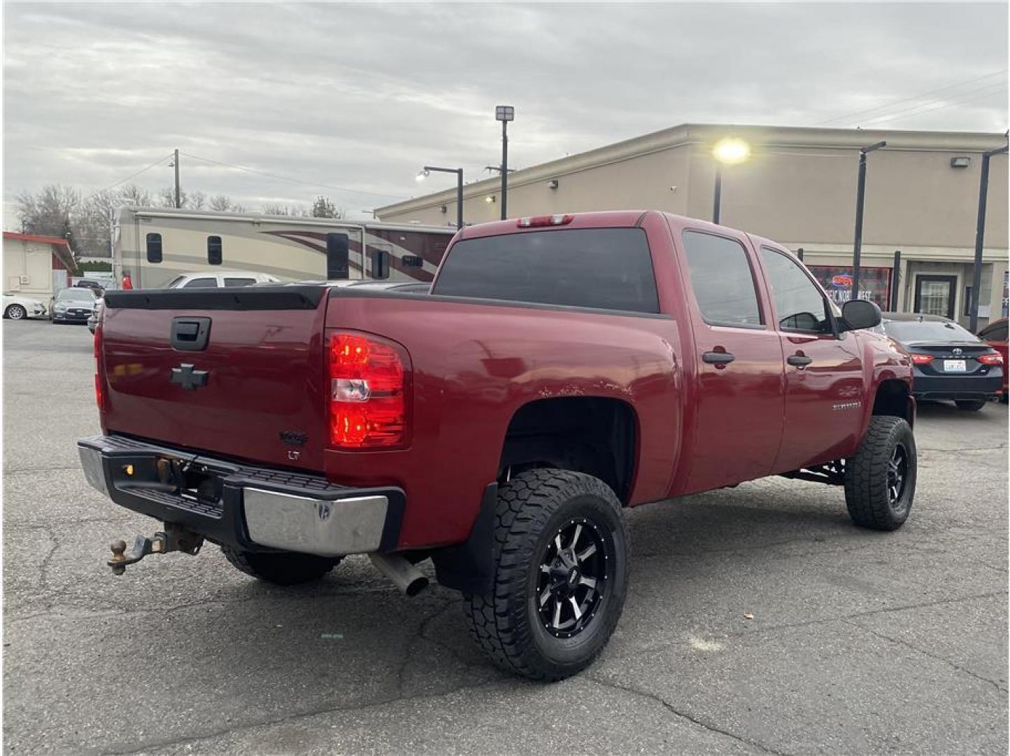 2007 Red /No Color Chevrolet Silverado 1500 Crew Cab (2GCEK13M771) with an V8, 5.3 Liter engine, Automatic transmission, located at 607 W Columbia Drive, Kennewick, WA, 99336, (509) 987-1069, 46.216743, -119.126404 - Photo#4