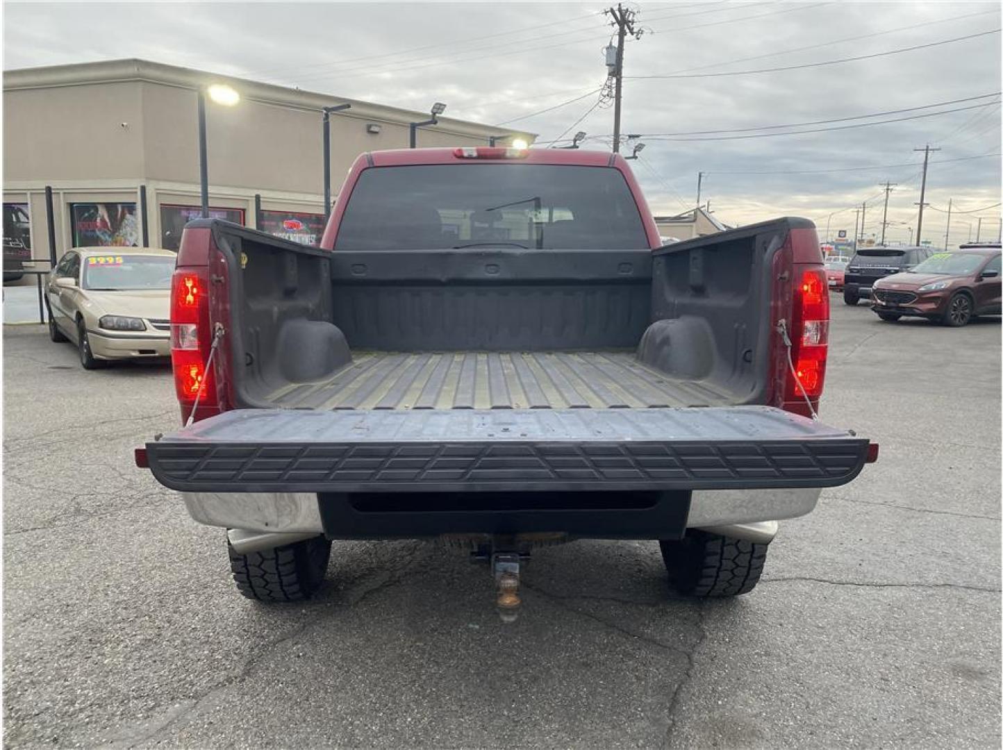 2007 Red /No Color Chevrolet Silverado 1500 Crew Cab (2GCEK13M771) with an V8, 5.3 Liter engine, Automatic transmission, located at 607 W Columbia Drive, Kennewick, WA, 99336, (509) 987-1069, 46.216743, -119.126404 - Photo#6