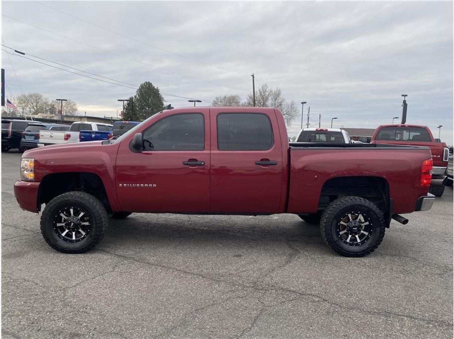 2007 Red /No Color Chevrolet Silverado 1500 Crew Cab (2GCEK13M771) with an V8, 5.3 Liter engine, Automatic transmission, located at 607 W Columbia Drive, Kennewick, WA, 99336, (509) 987-1069, 46.216743, -119.126404 - Photo#8