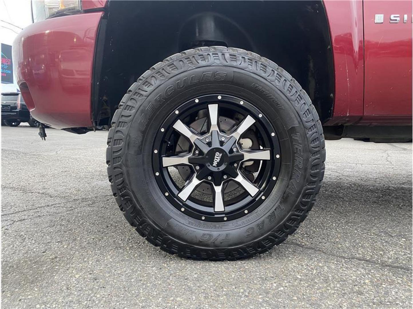 2007 Red /No Color Chevrolet Silverado 1500 Crew Cab (2GCEK13M771) with an V8, 5.3 Liter engine, Automatic transmission, located at 607 W Columbia Drive, Kennewick, WA, 99336, (509) 987-1069, 46.216743, -119.126404 - Photo#9