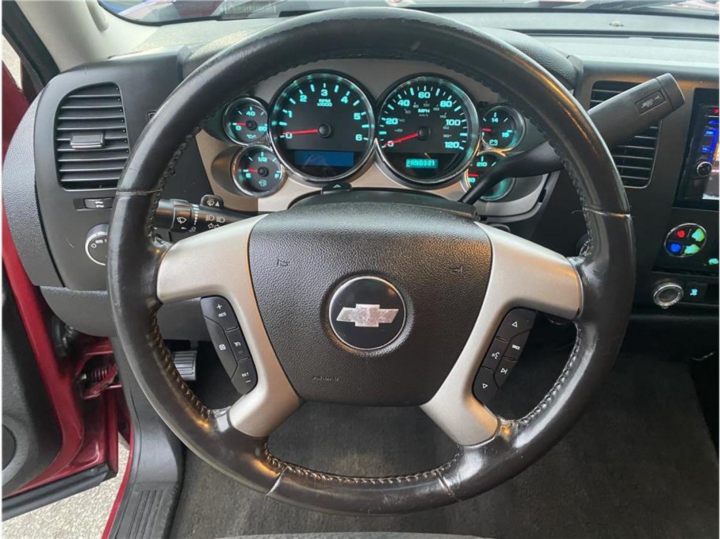 2007 Red /No Color Chevrolet Silverado 1500 Crew Cab (2GCEK13M771) with an V8, 5.3 Liter engine, Automatic transmission, located at 607 W Columbia Drive, Kennewick, WA, 99336, (509) 987-1069, 46.216743, -119.126404 - Photo#12