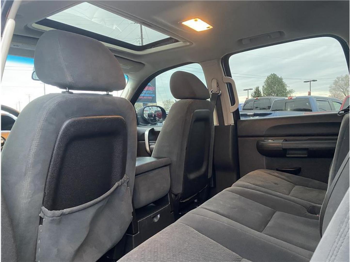 2007 Red /No Color Chevrolet Silverado 1500 Crew Cab (2GCEK13M771) with an V8, 5.3 Liter engine, Automatic transmission, located at 607 W Columbia Drive, Kennewick, WA, 99336, (509) 987-1069, 46.216743, -119.126404 - Photo#15