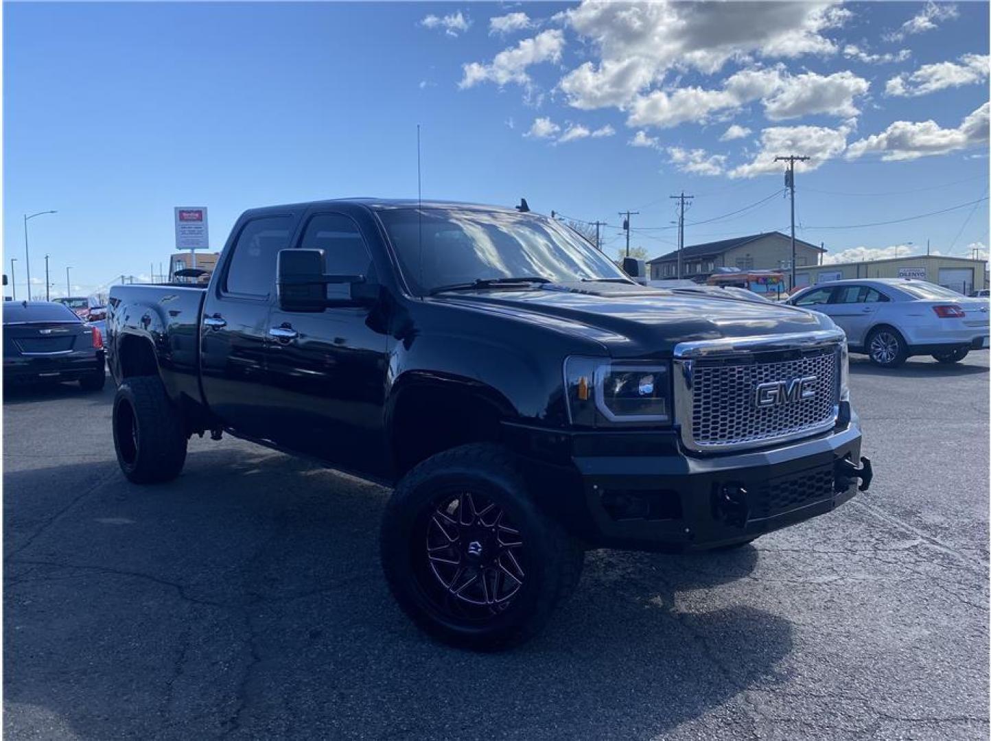 2012 Black /No Color GMC Sierra 2500 HD Crew Cab (1GT125E88CF) with an V8, Turbo Diesel, 6.6 Liter engine, Automatic, 6-Spd Allison w/Overdrive transmission, located at 607 W Columbia Drive, Kennewick, WA, 99336, (509) 987-1069, 46.216743, -119.126404 - Photo#2