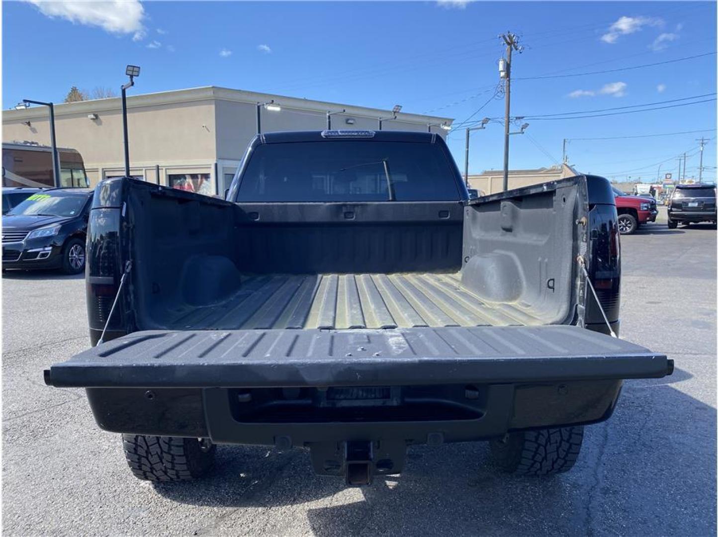 2012 Black /No Color GMC Sierra 2500 HD Crew Cab (1GT125E88CF) with an V8, Turbo Diesel, 6.6 Liter engine, Automatic, 6-Spd Allison w/Overdrive transmission, located at 607 W Columbia Drive, Kennewick, WA, 99336, (509) 987-1069, 46.216743, -119.126404 - Photo#6