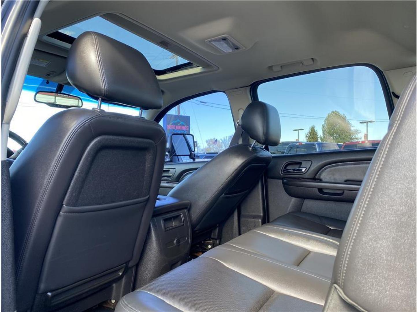 2012 Black /No Color GMC Sierra 2500 HD Crew Cab (1GT125E88CF) with an V8, Turbo Diesel, 6.6 Liter engine, Automatic, 6-Spd Allison w/Overdrive transmission, located at 607 W Columbia Drive, Kennewick, WA, 99336, (509) 987-1069, 46.216743, -119.126404 - Photo#15