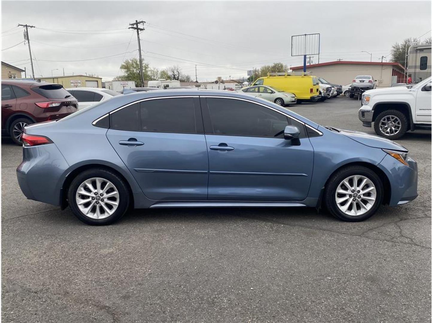 2020 Silver /No Color Toyota Corolla (5YFFPRAE3LP) with an 4-Cyl, 1.8 Liter engine, Automatic, CVTi-S transmission, located at 607 W Columbia Drive, Kennewick, WA, 99336, (509) 987-1069, 46.216743, -119.126404 - Photo#3