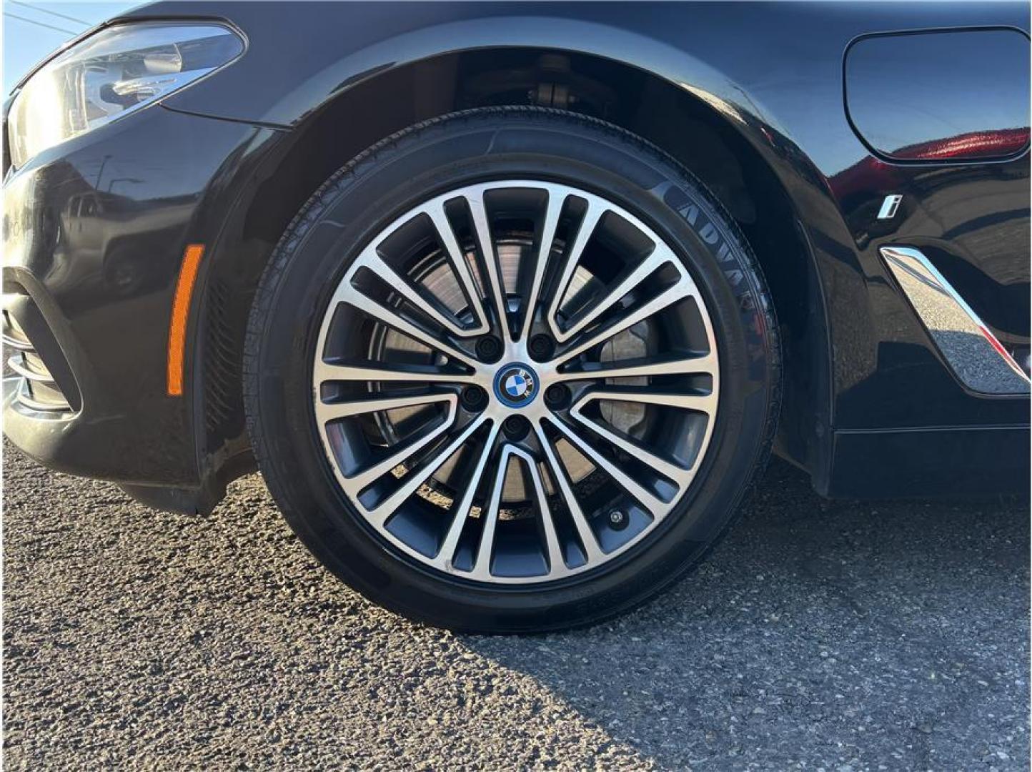2019 Black /No Color BMW 5 Series 530e iPerformance (WBAJA9C52KB) with an 4-Cyl, Hybrid, Turbo, 2.0 Liter engine, Automatic, 8-Spd Adaptive w/Steptronic, Sport and Manual Modes transmission, located at 607 W Columbia Drive, Kennewick, WA, 99336, (509) 987-1069, 46.216743, -119.126404 - The 2019 BMW 530e iPerformance delivers a refined balance of luxury, performance, and efficiency through its advanced plug-in hybrid powertrain. Combining a 2.0L turbocharged engine with an electric motor, this 5 Series sedan offers smooth acceleration and impressive fuel efficiency, achieving up to - Photo#8