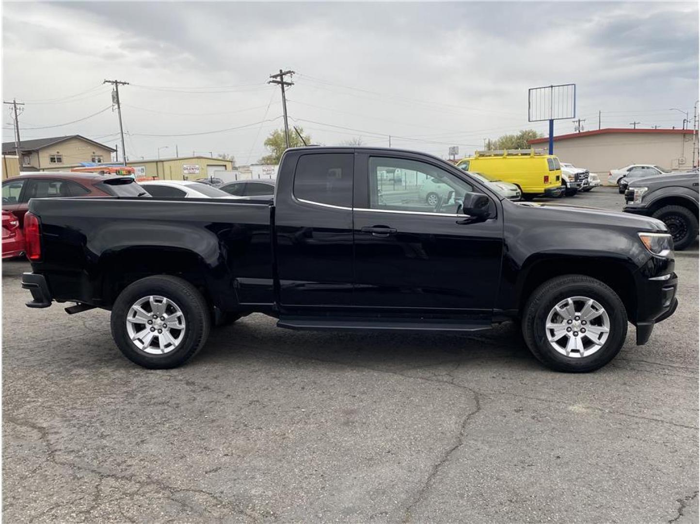 2016 Black /No Color Chevrolet Colorado Extended Cab WT (1GCHSCEA9G1) with an 4-Cyl, VVT, 2.5 Liter engine, Automatic, 6-Spd transmission, located at 607 W Columbia Drive, Kennewick, WA, 99336, (509) 987-1069, 46.216743, -119.126404 - The 2016 Chevrolet Colorado WT offers dependable performance, practical capability, and everyday efficiency in a midsize pickup truck. Powered by a reliable 2.5L 4-cylinder engine, this Colorado delivers a smooth driving experience while achieving an EPA-estimated 20 MPG city and 27 MPG highway, mak - Photo#3