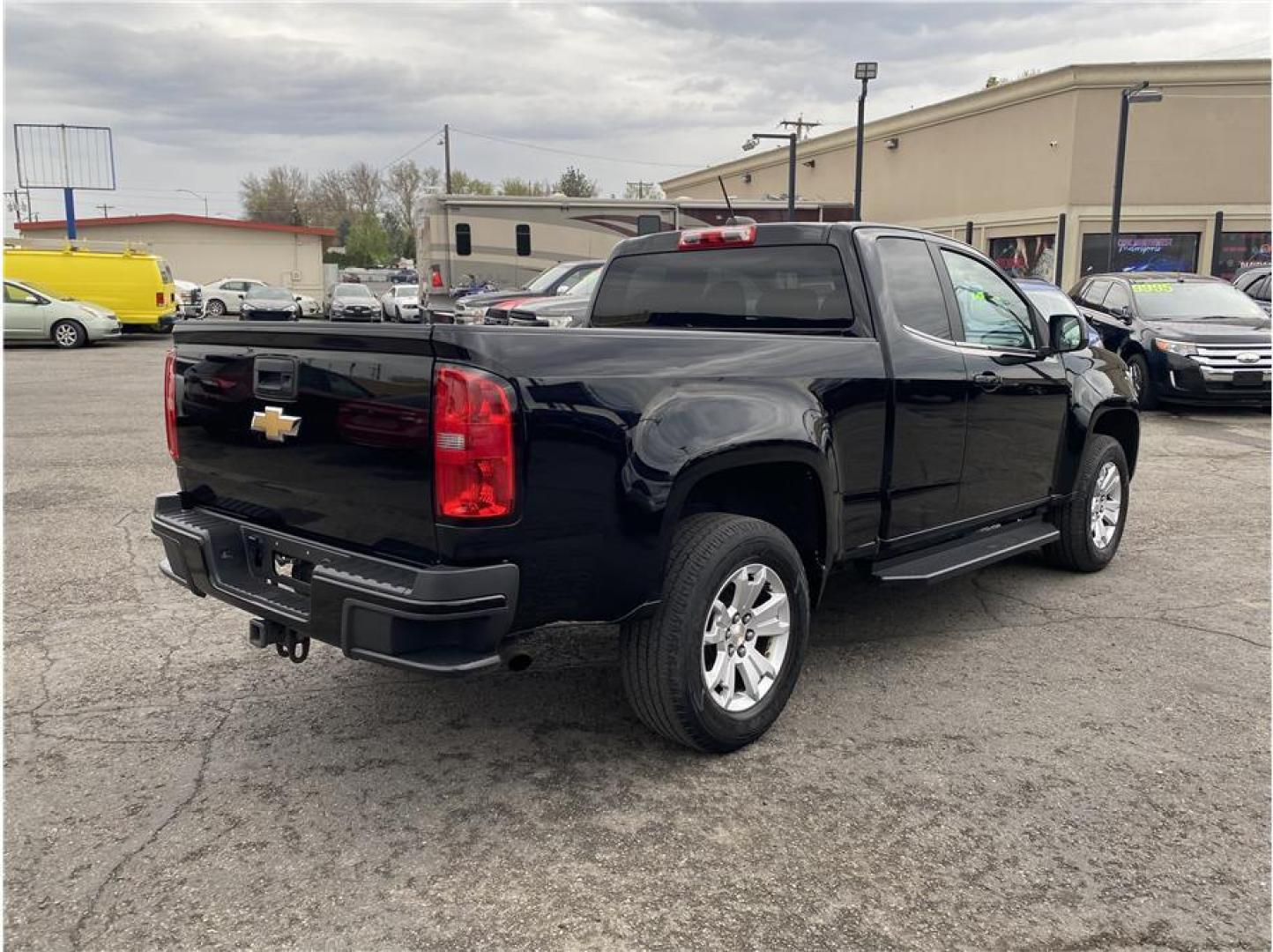 2016 Black /No Color Chevrolet Colorado Extended Cab WT (1GCHSCEA9G1) with an 4-Cyl, VVT, 2.5 Liter engine, Automatic, 6-Spd transmission, located at 607 W Columbia Drive, Kennewick, WA, 99336, (509) 987-1069, 46.216743, -119.126404 - The 2016 Chevrolet Colorado WT offers dependable performance, practical capability, and everyday efficiency in a midsize pickup truck. Powered by a reliable 2.5L 4-cylinder engine, this Colorado delivers a smooth driving experience while achieving an EPA-estimated 20 MPG city and 27 MPG highway, mak - Photo#4