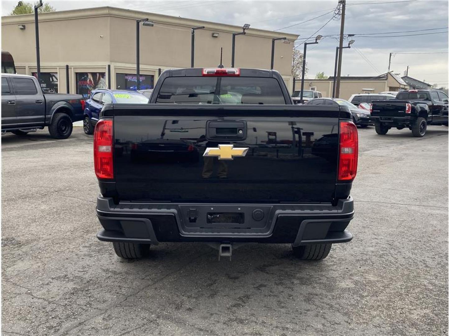 2016 Black /No Color Chevrolet Colorado Extended Cab WT (1GCHSCEA9G1) with an 4-Cyl, VVT, 2.5 Liter engine, Automatic, 6-Spd transmission, located at 607 W Columbia Drive, Kennewick, WA, 99336, (509) 987-1069, 46.216743, -119.126404 - The 2016 Chevrolet Colorado WT offers dependable performance, practical capability, and everyday efficiency in a midsize pickup truck. Powered by a reliable 2.5L 4-cylinder engine, this Colorado delivers a smooth driving experience while achieving an EPA-estimated 20 MPG city and 27 MPG highway, mak - Photo#5
