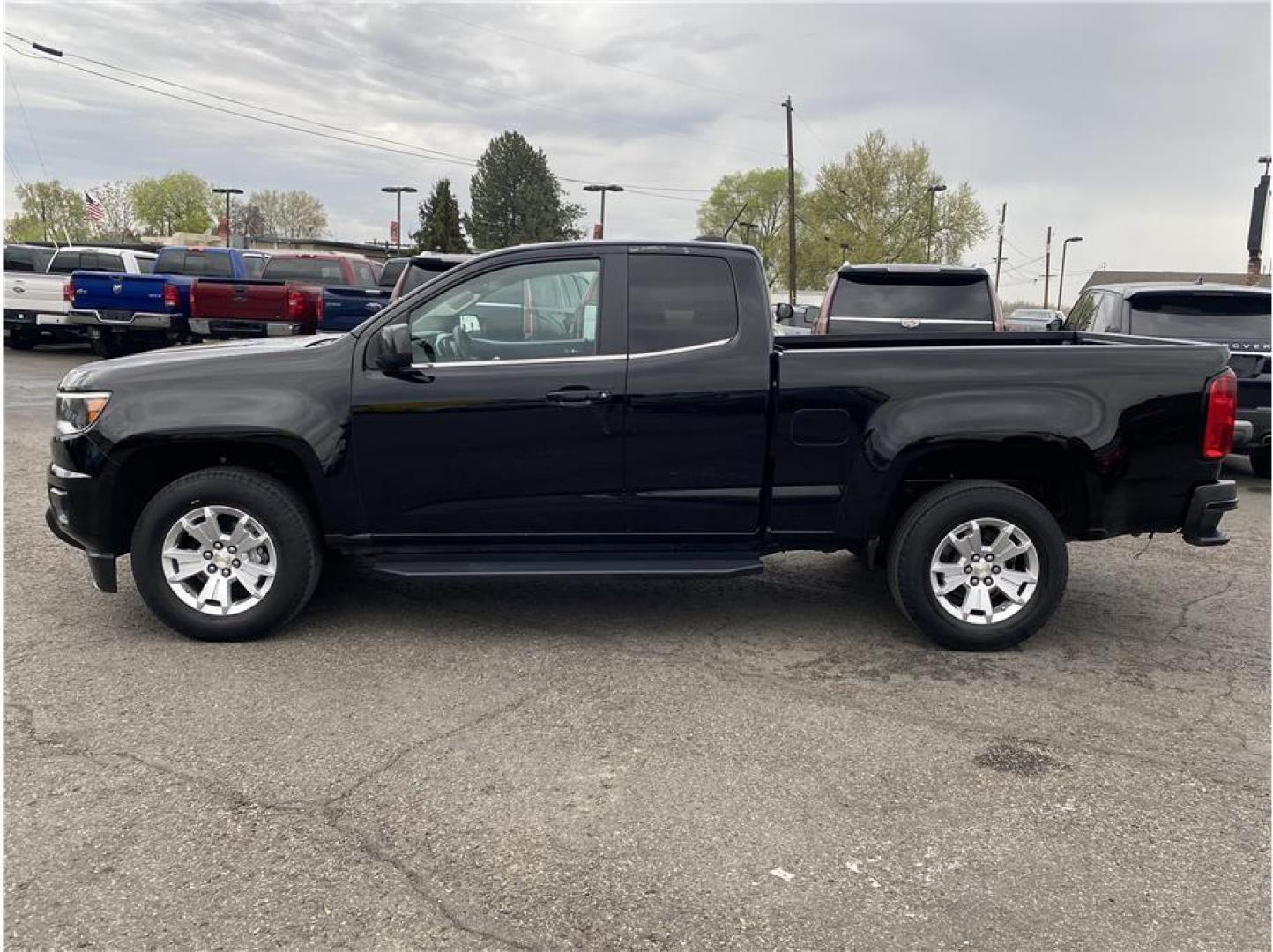 2016 Black /No Color Chevrolet Colorado Extended Cab WT (1GCHSCEA9G1) with an 4-Cyl, VVT, 2.5 Liter engine, Automatic, 6-Spd transmission, located at 607 W Columbia Drive, Kennewick, WA, 99336, (509) 987-1069, 46.216743, -119.126404 - The 2016 Chevrolet Colorado WT offers dependable performance, practical capability, and everyday efficiency in a midsize pickup truck. Powered by a reliable 2.5L 4-cylinder engine, this Colorado delivers a smooth driving experience while achieving an EPA-estimated 20 MPG city and 27 MPG highway, mak - Photo#8