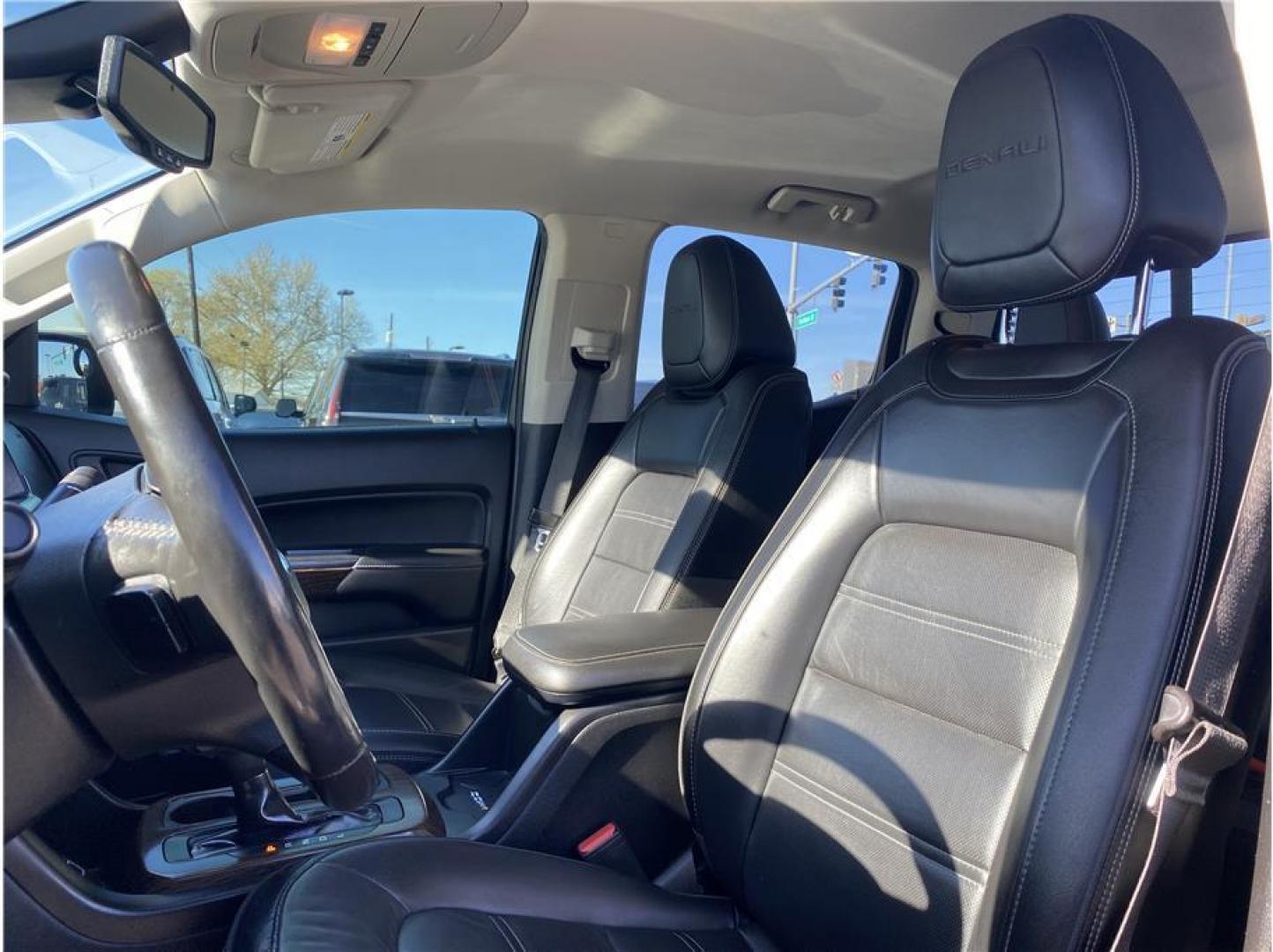 2017 Black /No Color GMC Canyon Crew Cab Denali (1GTP6EE17H1) with an 4-Cyl, Trbo Dsl, 2.8L engine, Automatic, 6-Spd transmission, located at 607 W Columbia Drive, Kennewick, WA, 99336, (509) 987-1069, 46.216743, -119.126404 - The 2017 GMC Canyon Denali Crew Cab 4x4 offers a premium blend of midsize truck capability, luxury, and efficiency. Powered by a durable 2.8L Duramax turbo-diesel engine, this Canyon delivers impressive torque and towing capability of up to 7,600 pounds when properly equipped, while maintaining exce - Photo#13