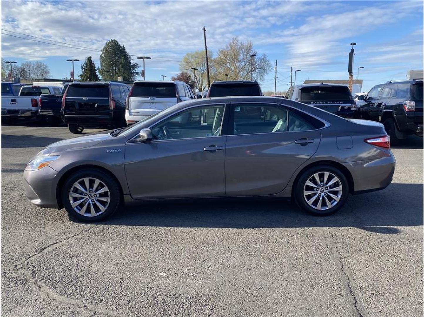2015 Gray /No Color Toyota Camry (4T1BD1FK4FU) with an 4-Cyl, Hybrid, 2.5 Liter engine, Automatic, CVT transmission, located at 607 W Columbia Drive, Kennewick, WA, 99336, (509) 987-1069, 46.216743, -119.126404 - Photo#7