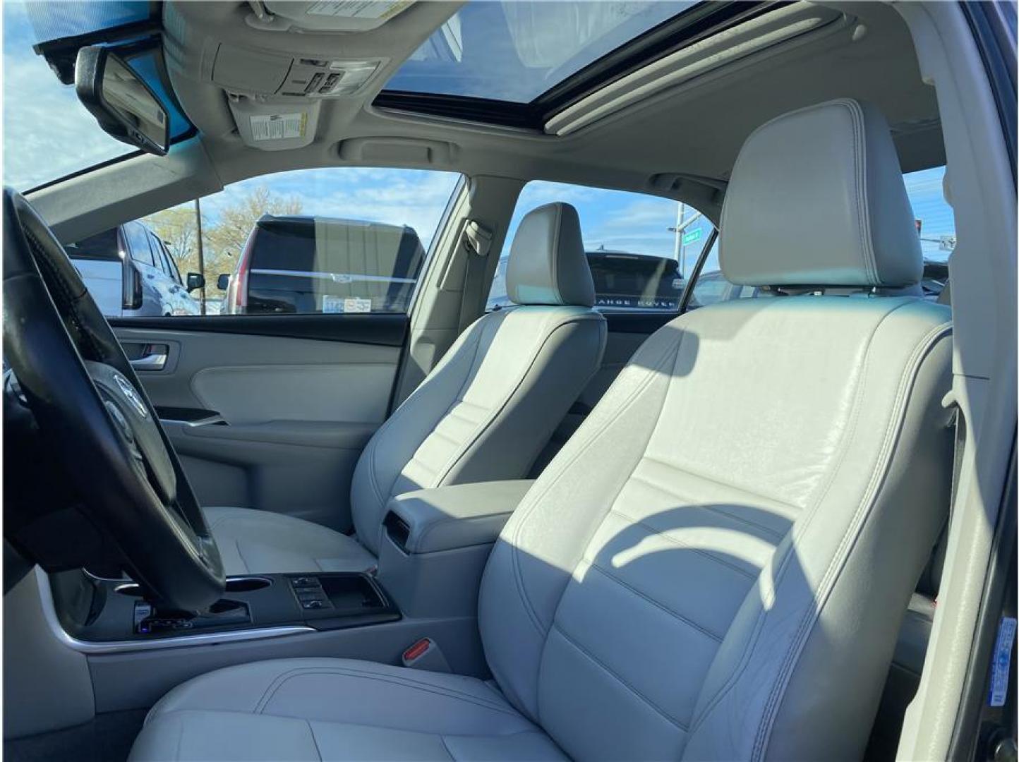 2015 Gray /No Color Toyota Camry (4T1BD1FK4FU) with an 4-Cyl, Hybrid, 2.5 Liter engine, Automatic, CVT transmission, located at 607 W Columbia Drive, Kennewick, WA, 99336, (509) 987-1069, 46.216743, -119.126404 - Photo#10