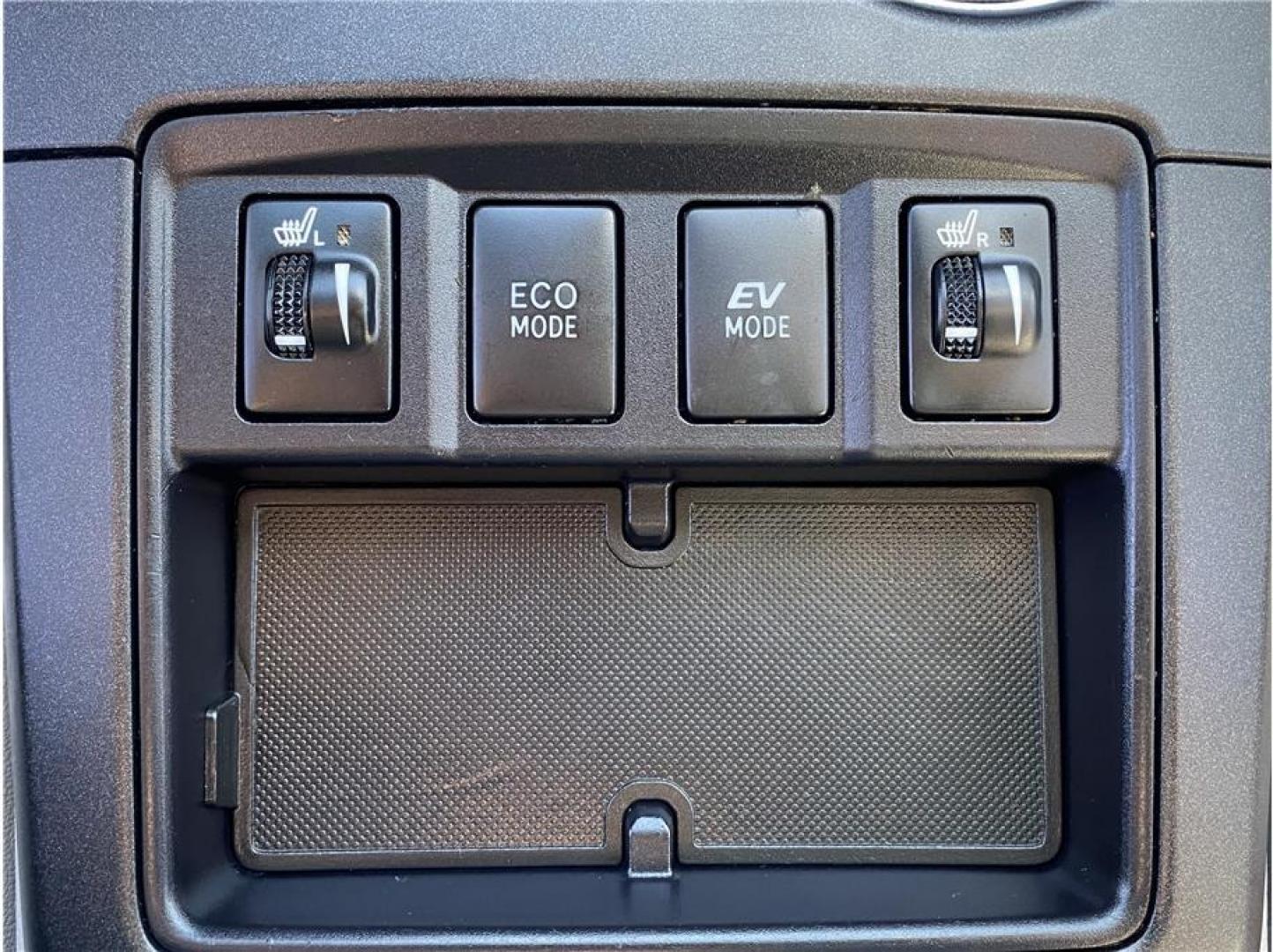 2015 Gray /No Color Toyota Camry (4T1BD1FK4FU) with an 4-Cyl, Hybrid, 2.5 Liter engine, Automatic, CVT transmission, located at 607 W Columbia Drive, Kennewick, WA, 99336, (509) 987-1069, 46.216743, -119.126404 - Photo#13