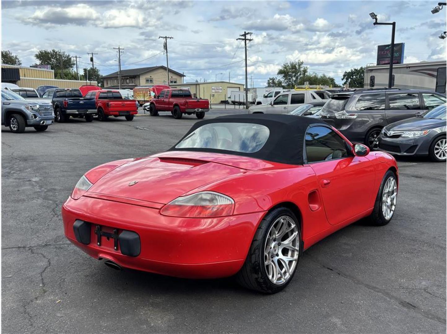 1999 Red /No Color Porsche Boxster (WP0CA2986XU) with an 6-Cyl, 2.5 Liter engine, Manual, 5-Spd transmission, located at 607 W Columbia Drive, Kennewick, WA, 99336, (509) 987-1069, 46.216743, -119.126404- Photo#4